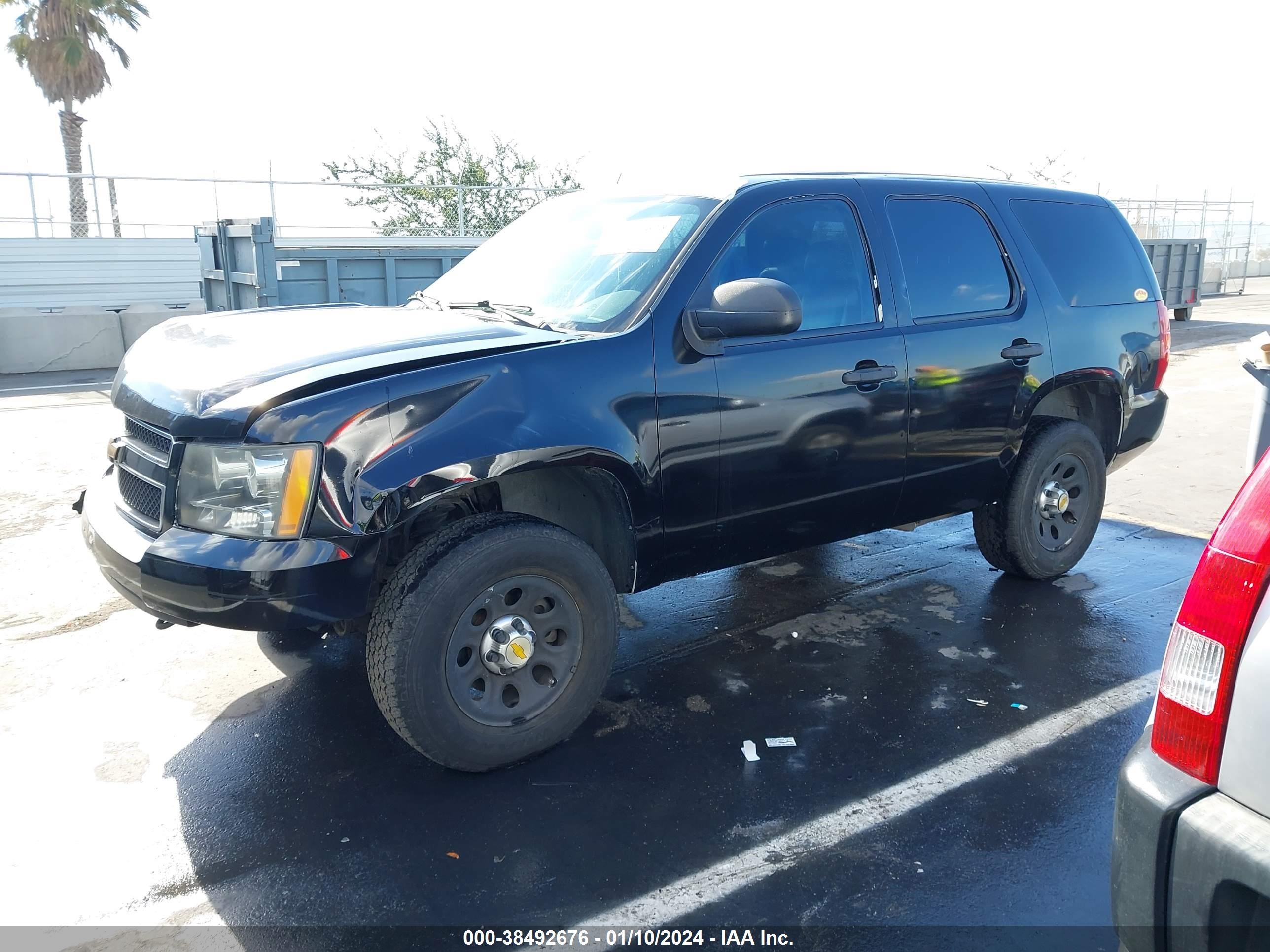 Photo 1 VIN: 1GNFK13028R269444 - CHEVROLET TAHOE 