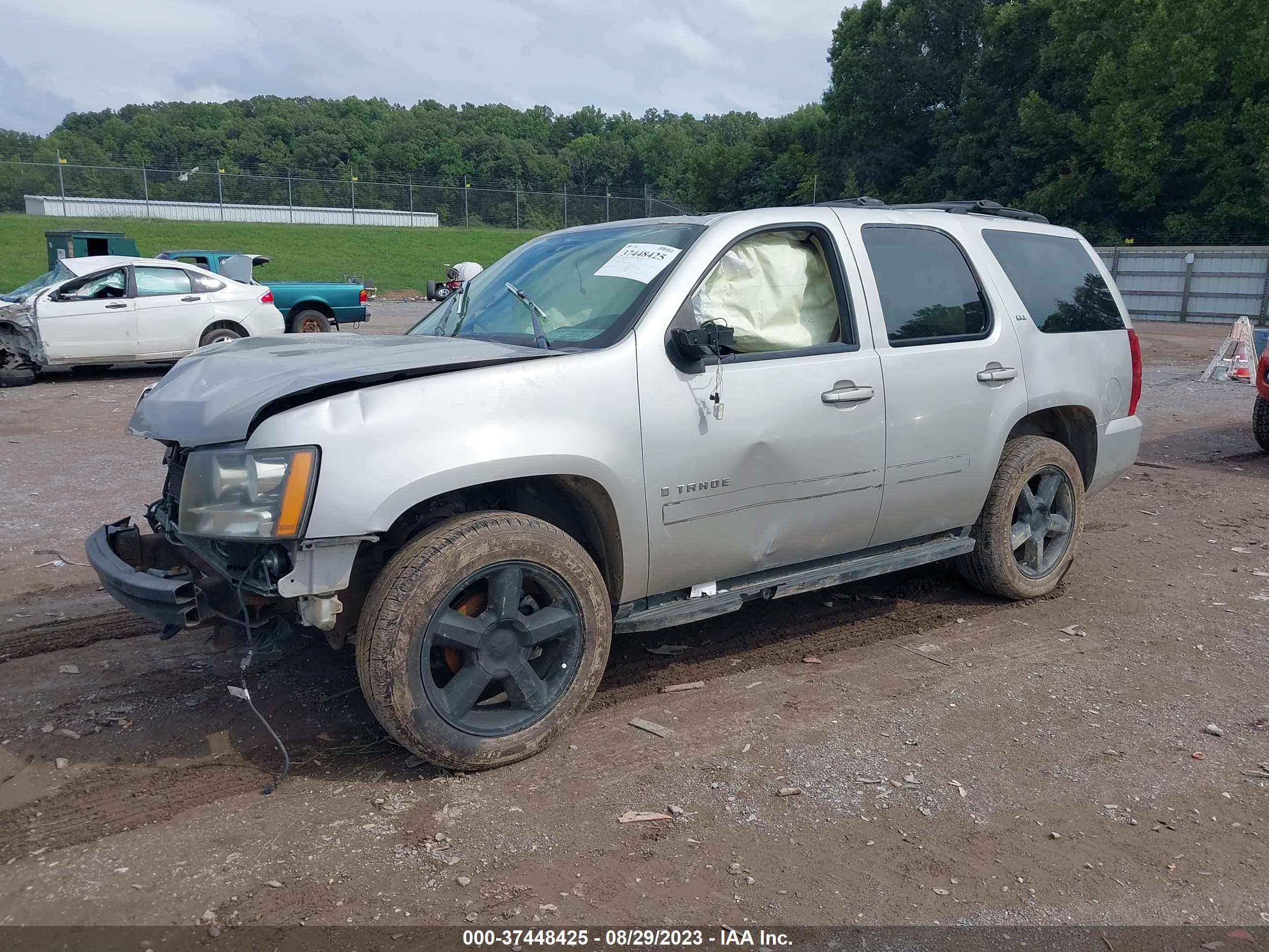 Photo 1 VIN: 1GNFK13037R130857 - CHEVROLET TAHOE 