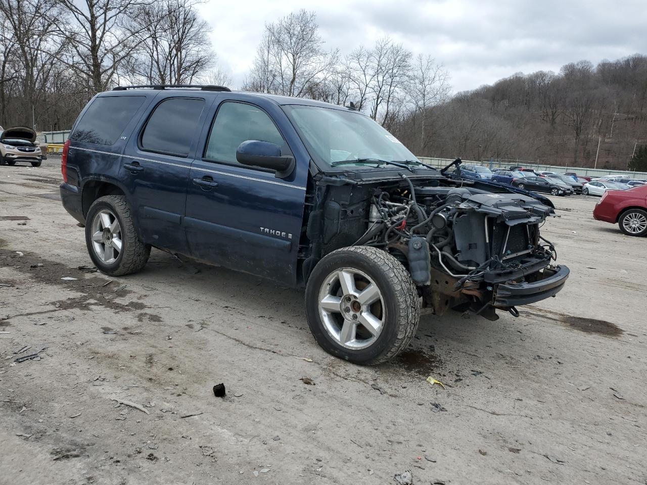 Photo 3 VIN: 1GNFK13037R185597 - CHEVROLET TAHOE 