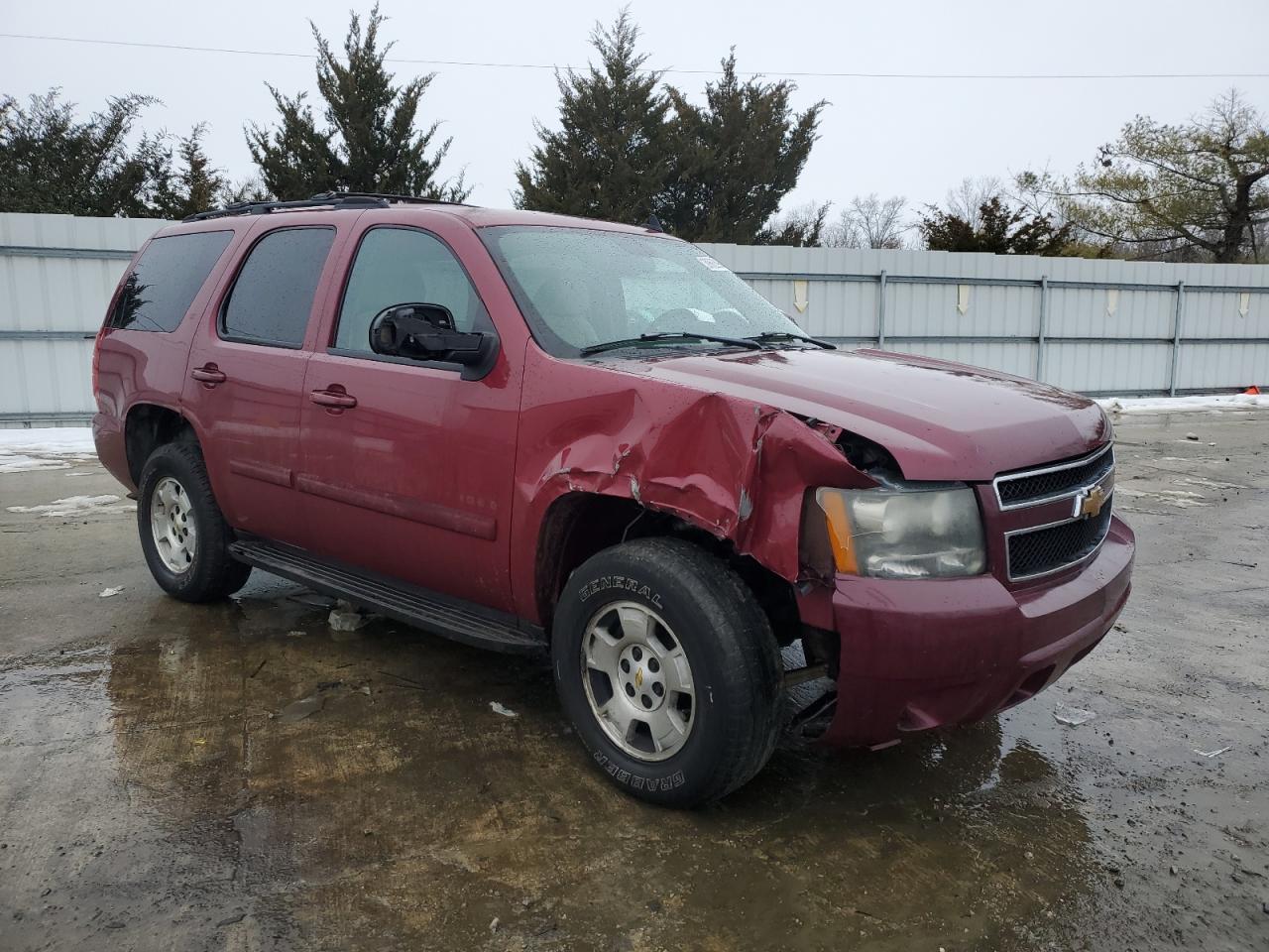 Photo 3 VIN: 1GNFK13037R200132 - CHEVROLET TAHOE 