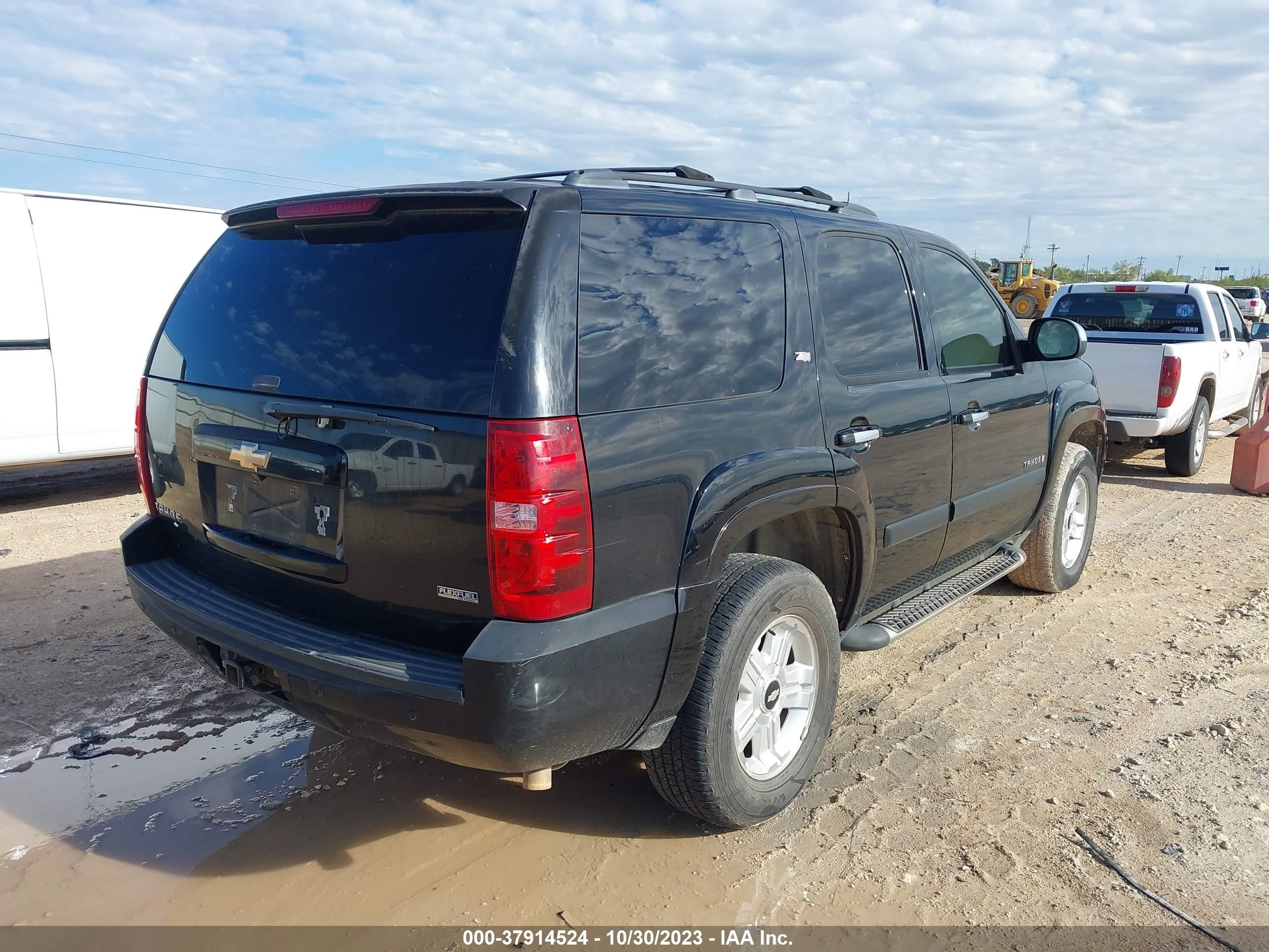 Photo 3 VIN: 1GNFK13037R368191 - CHEVROLET TAHOE 