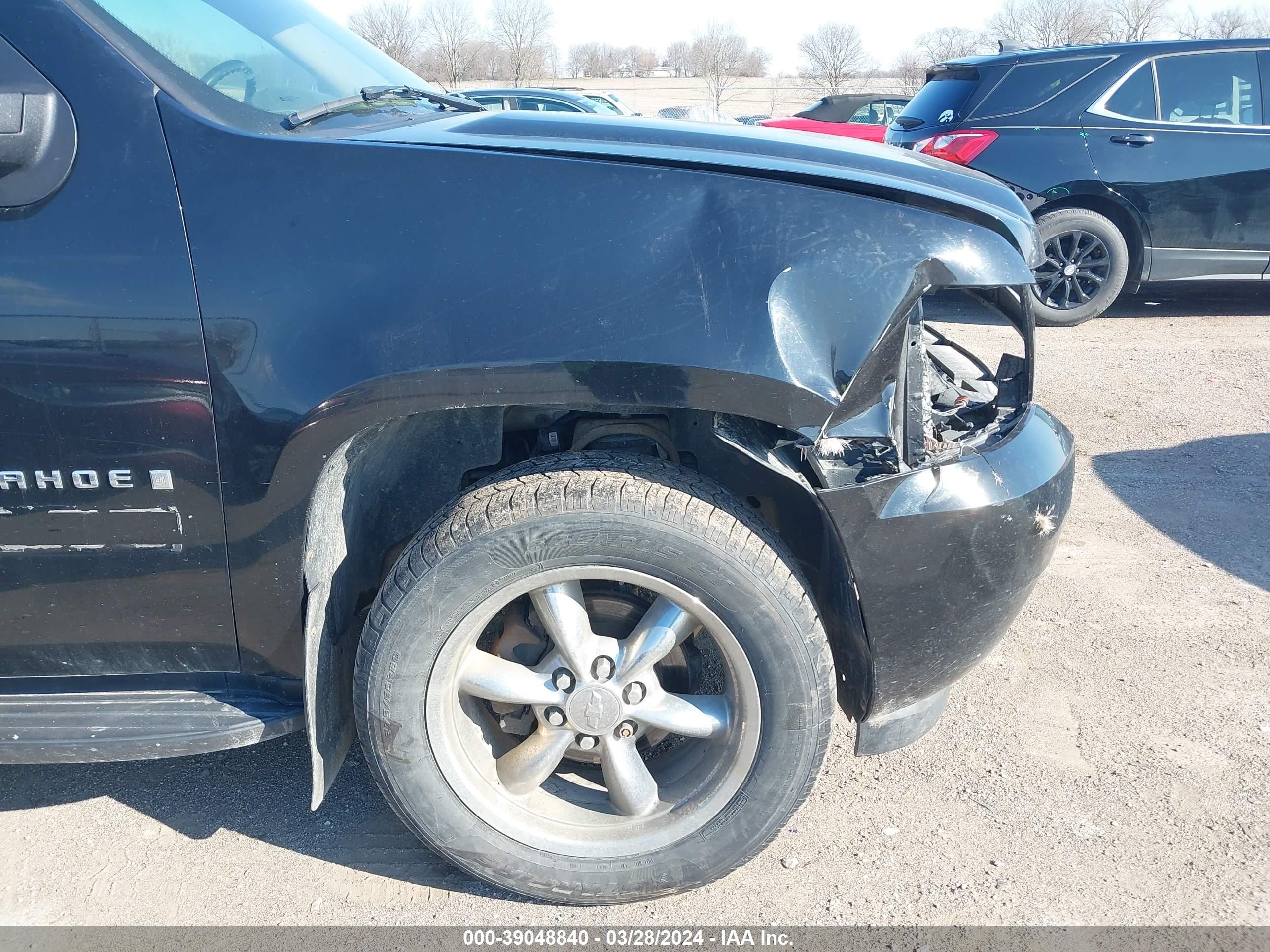 Photo 12 VIN: 1GNFK13037R391471 - CHEVROLET TAHOE 