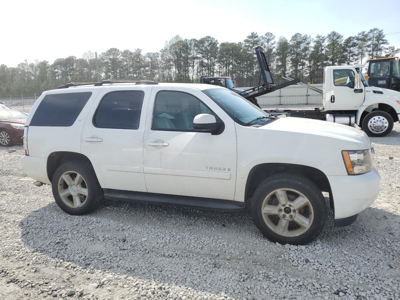 Photo 3 VIN: 1GNFK13038J102170 - CHEVROLET TAHOE 