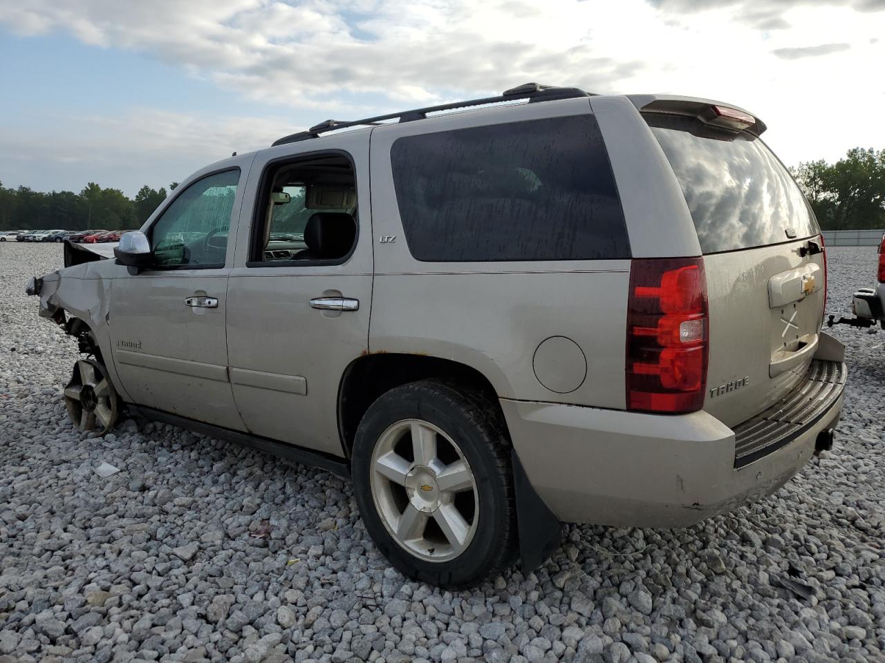 Photo 1 VIN: 1GNFK13038R102090 - CHEVROLET TAHOE 