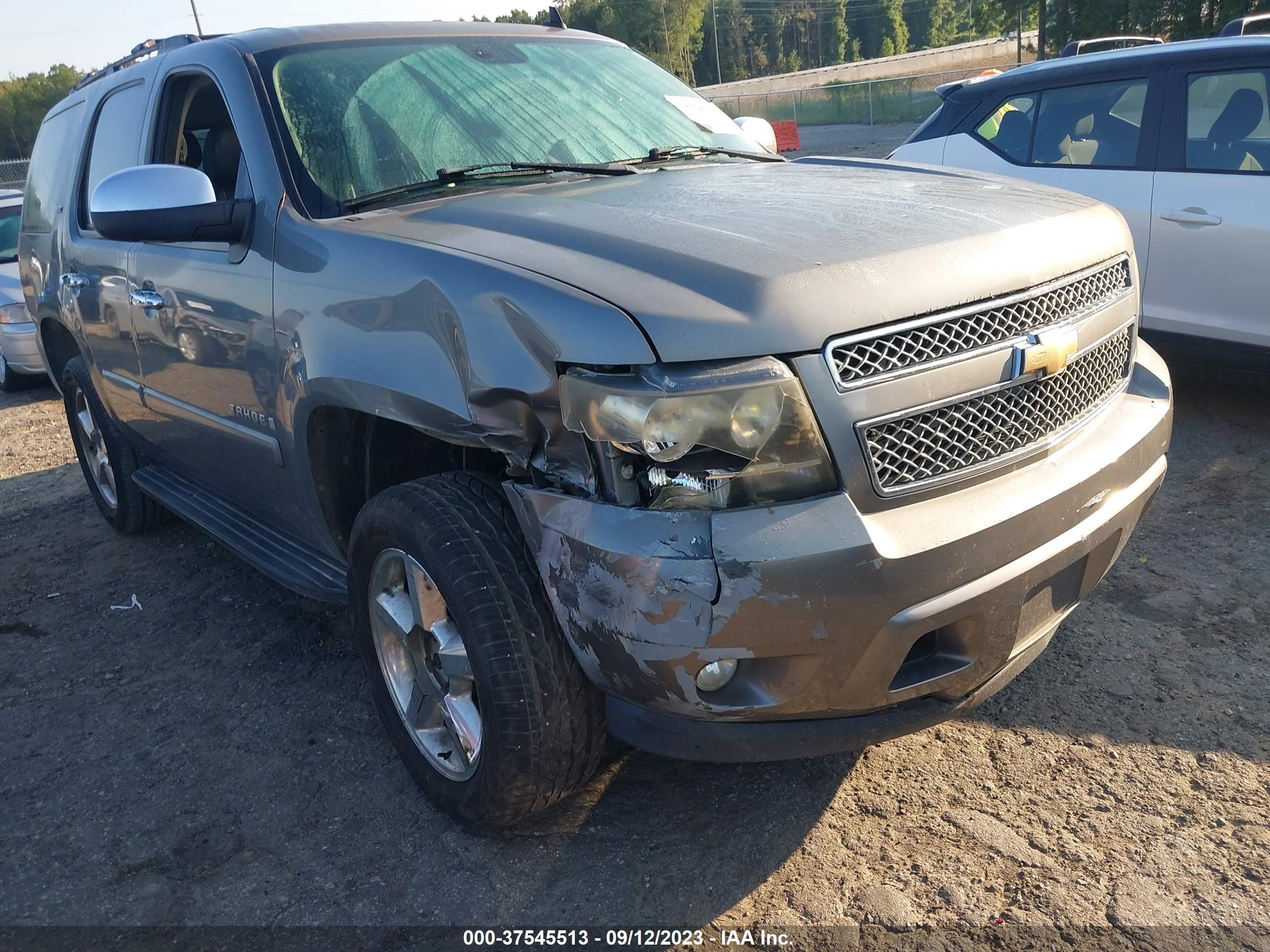 Photo 5 VIN: 1GNFK13057J385928 - CHEVROLET TAHOE 