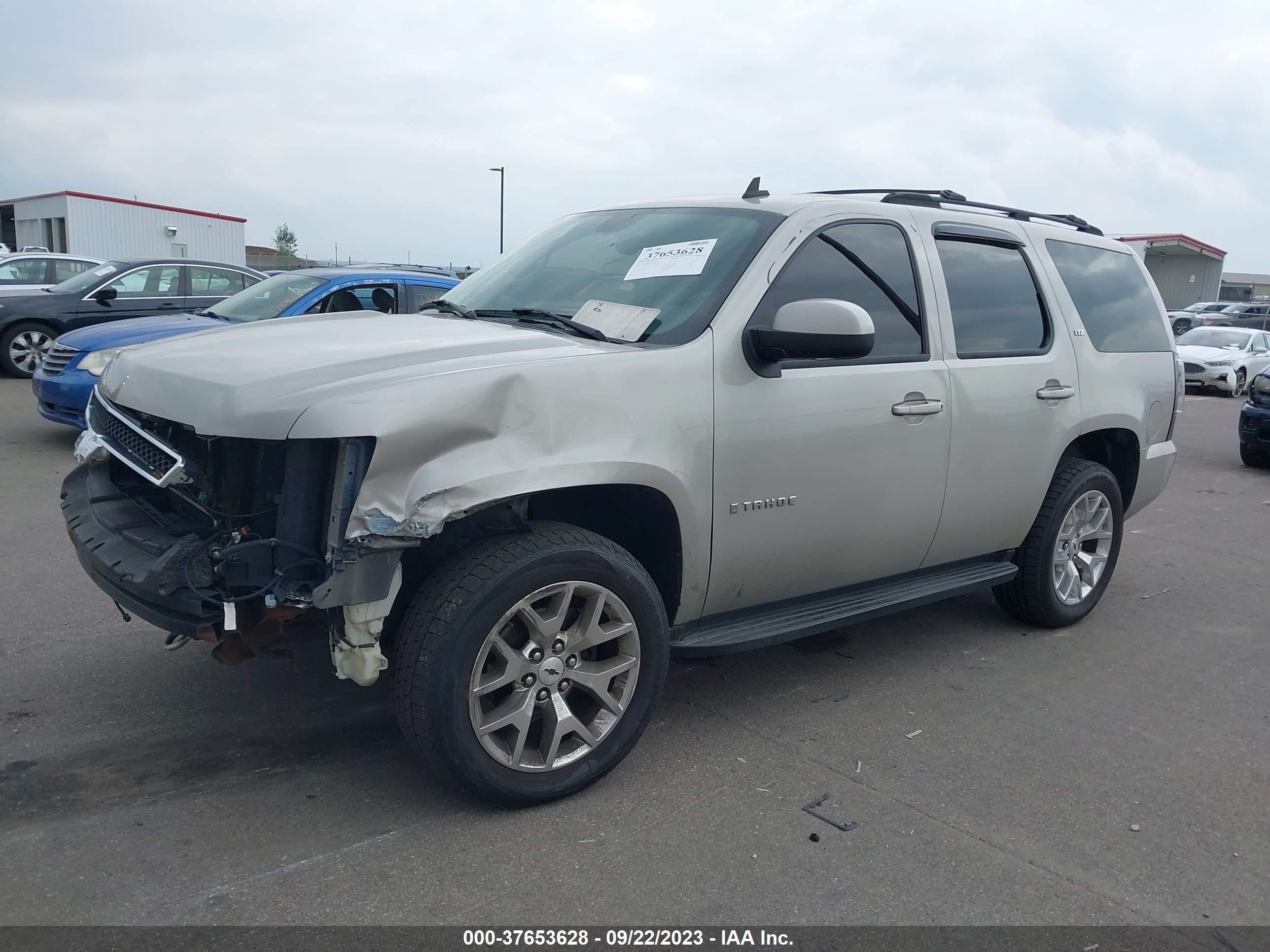 Photo 1 VIN: 1GNFK13057R155047 - CHEVROLET TAHOE 