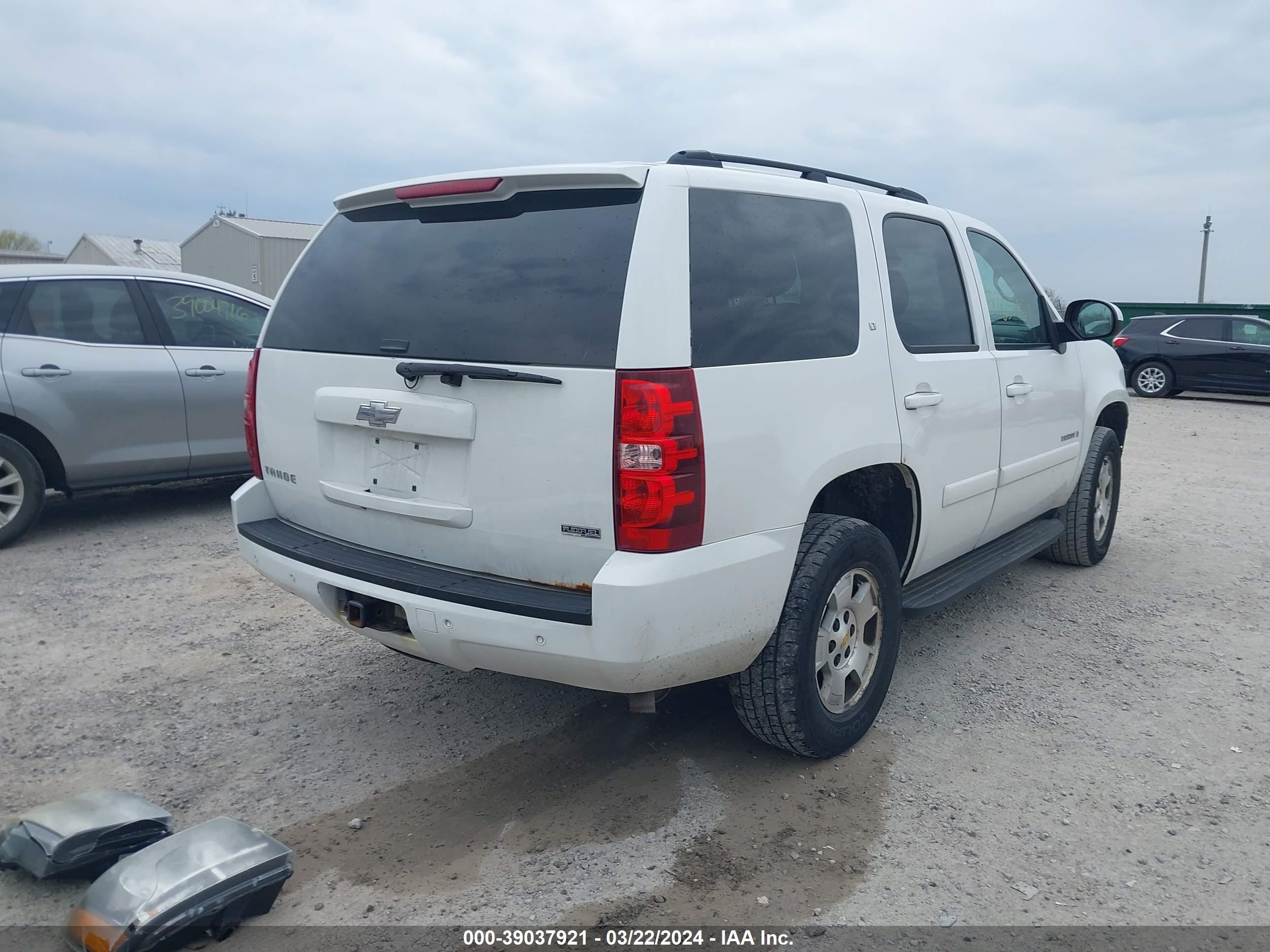 Photo 3 VIN: 1GNFK13058J178652 - CHEVROLET TAHOE 