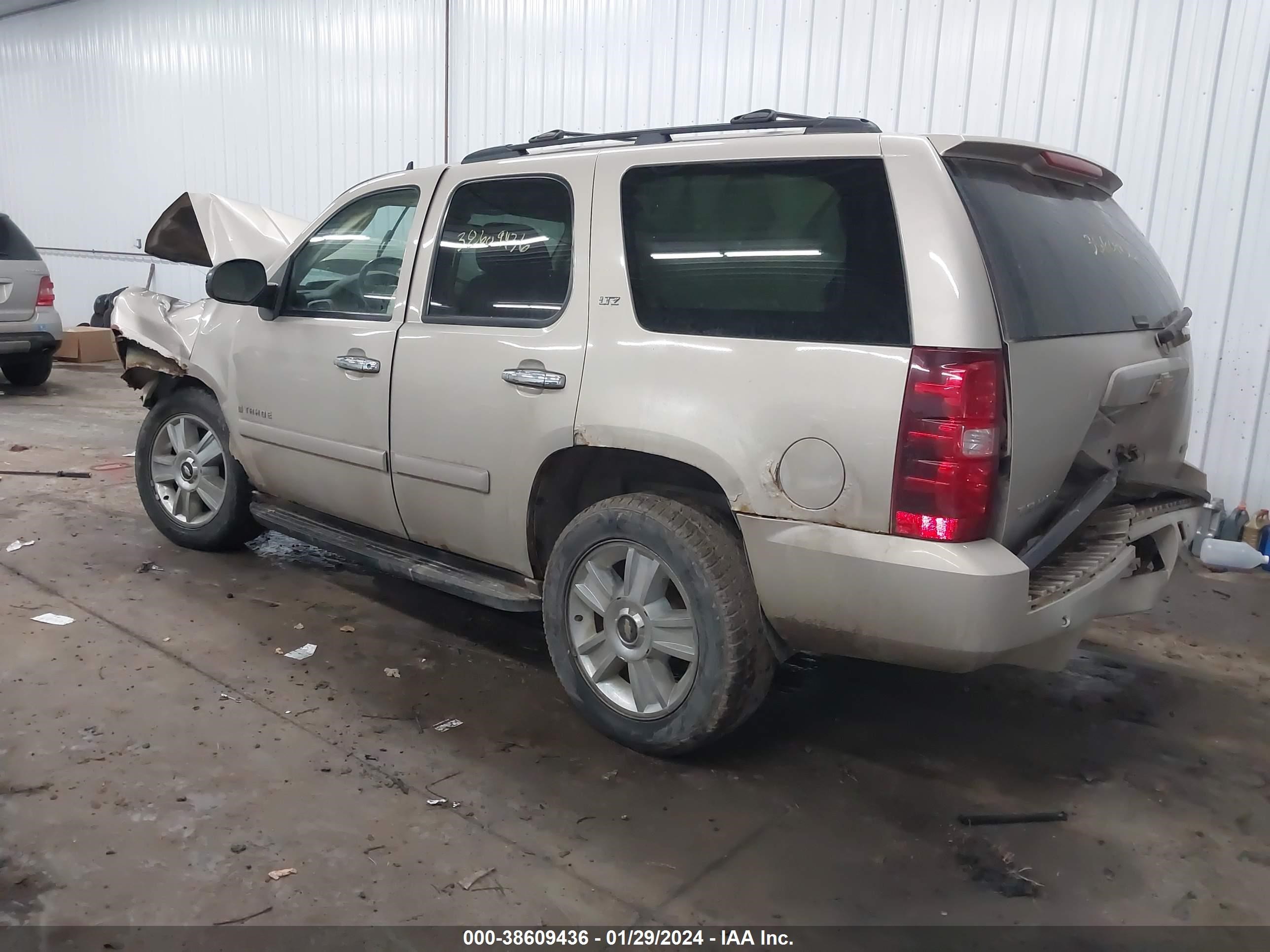 Photo 2 VIN: 1GNFK13067J384223 - CHEVROLET TAHOE 