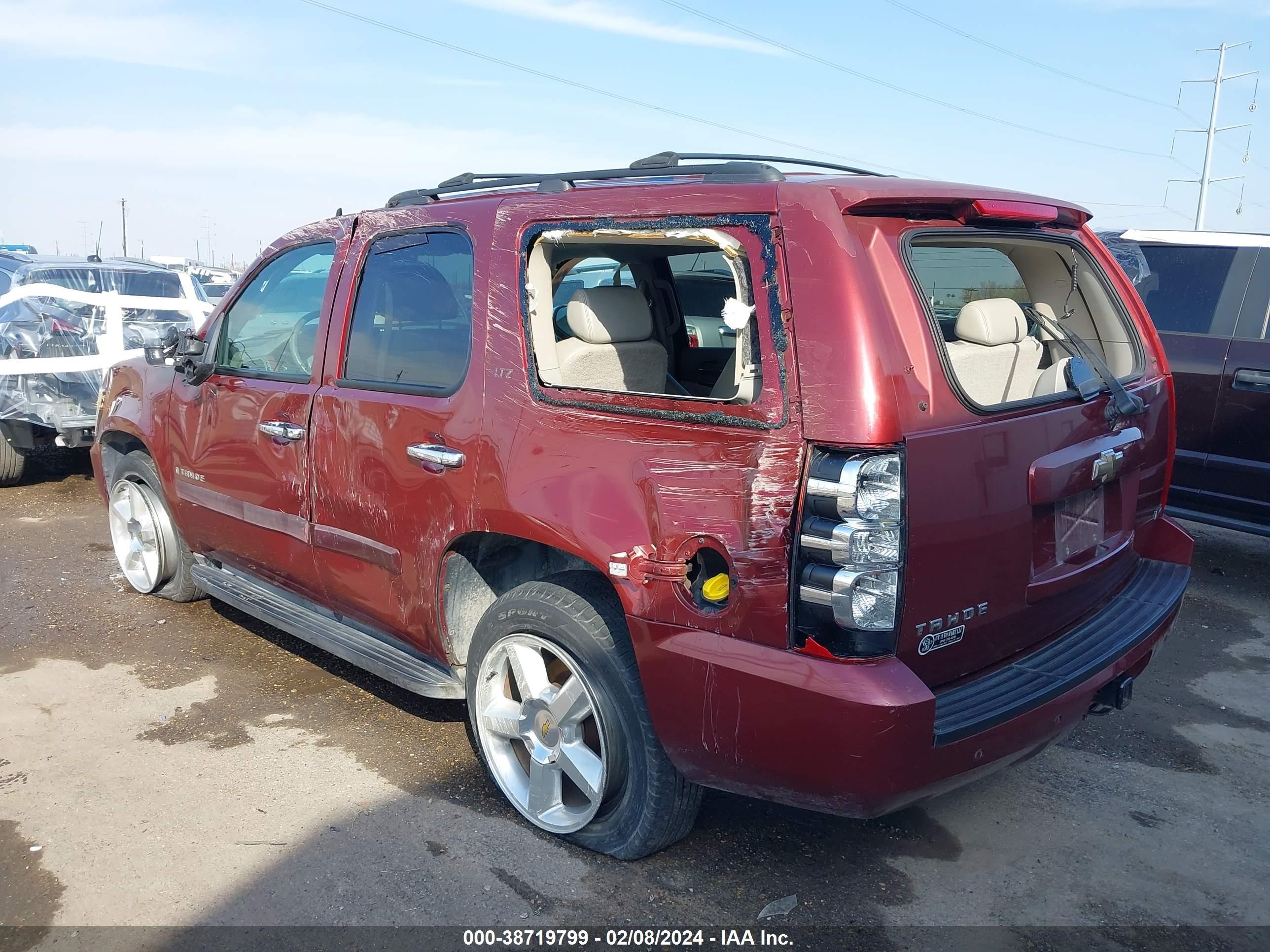 Photo 5 VIN: 1GNFK13068J196769 - CHEVROLET TAHOE 