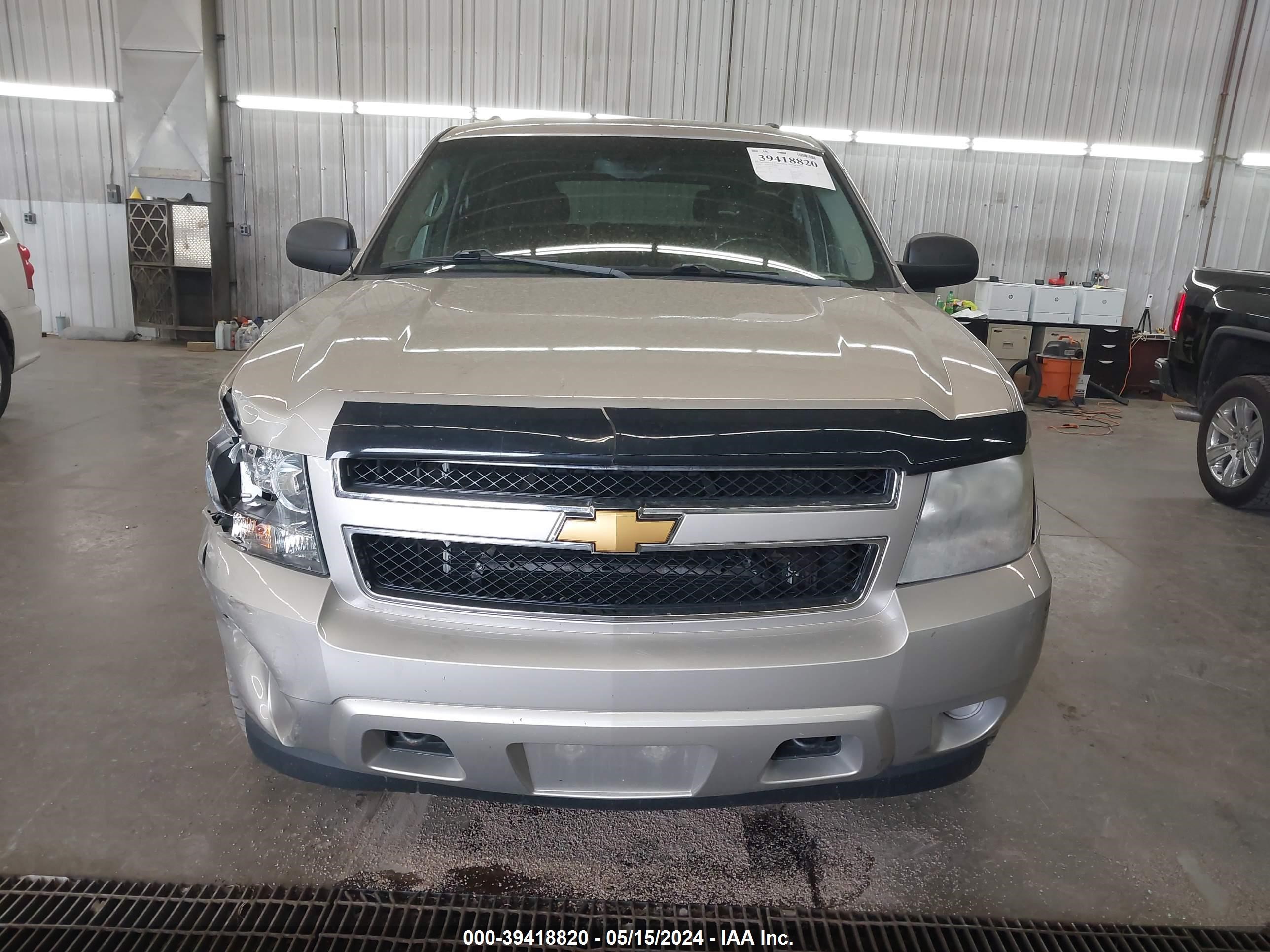 Photo 12 VIN: 1GNFK13068J236140 - CHEVROLET TAHOE 