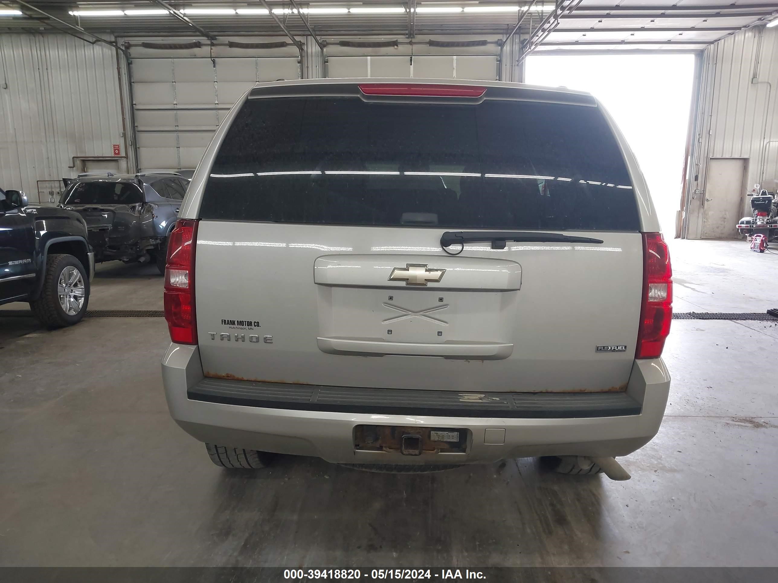 Photo 16 VIN: 1GNFK13068J236140 - CHEVROLET TAHOE 