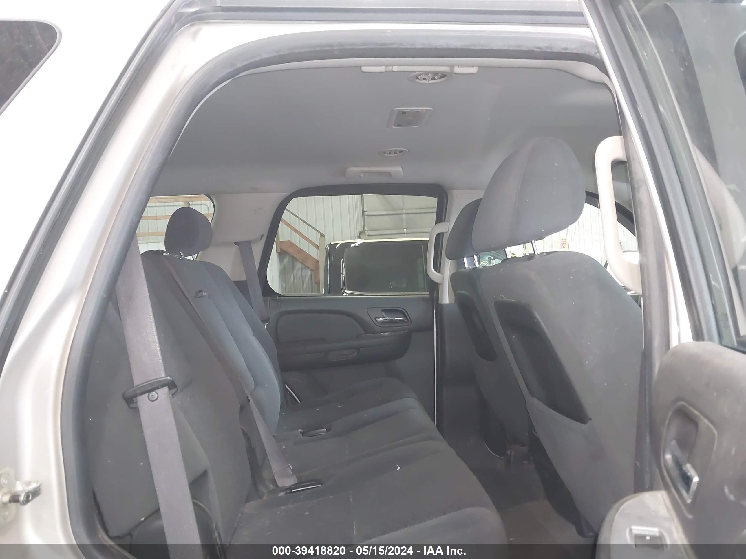 Photo 7 VIN: 1GNFK13068J236140 - CHEVROLET TAHOE 