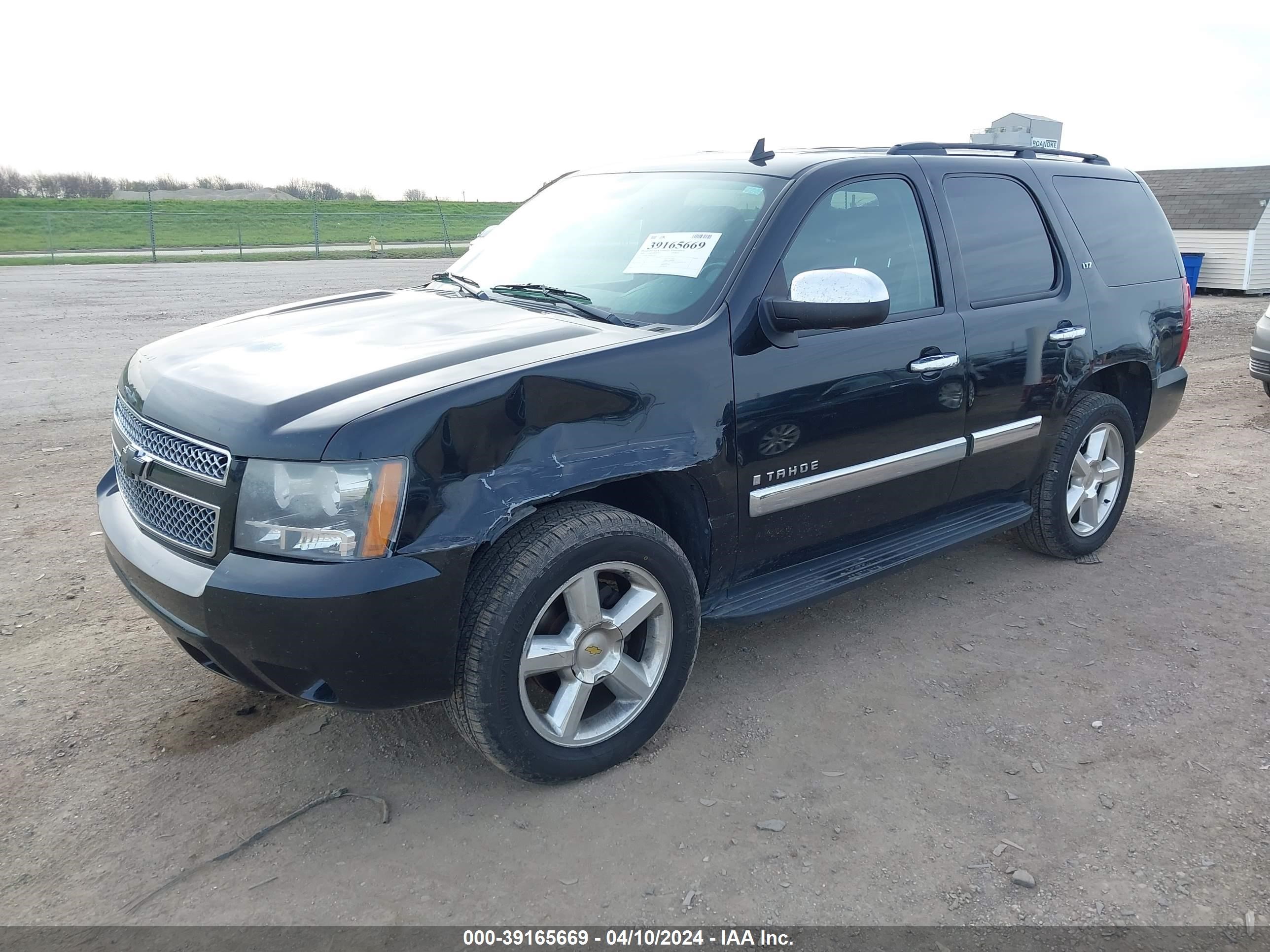 Photo 1 VIN: 1GNFK13068R272833 - CHEVROLET TAHOE 