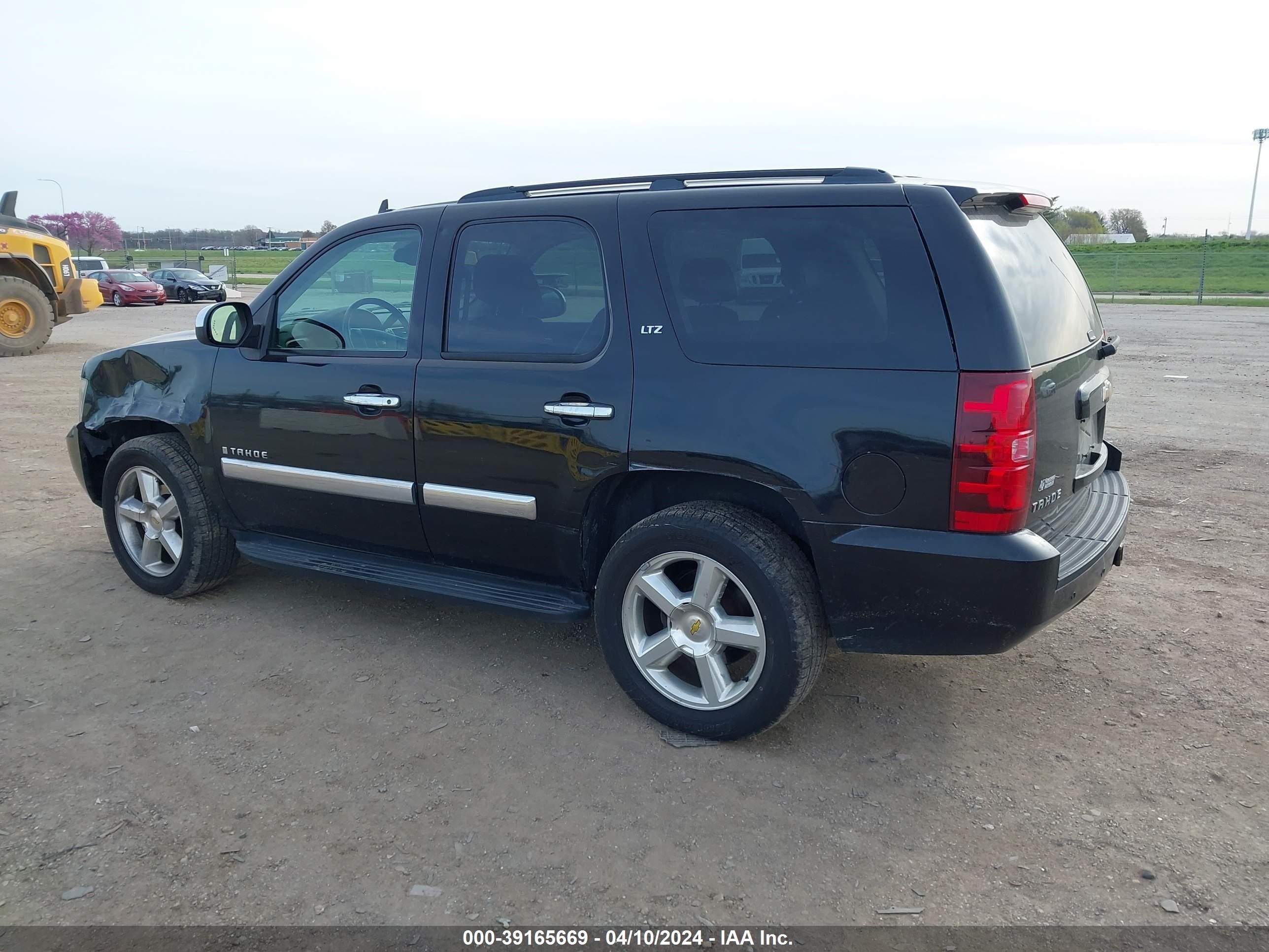 Photo 2 VIN: 1GNFK13068R272833 - CHEVROLET TAHOE 