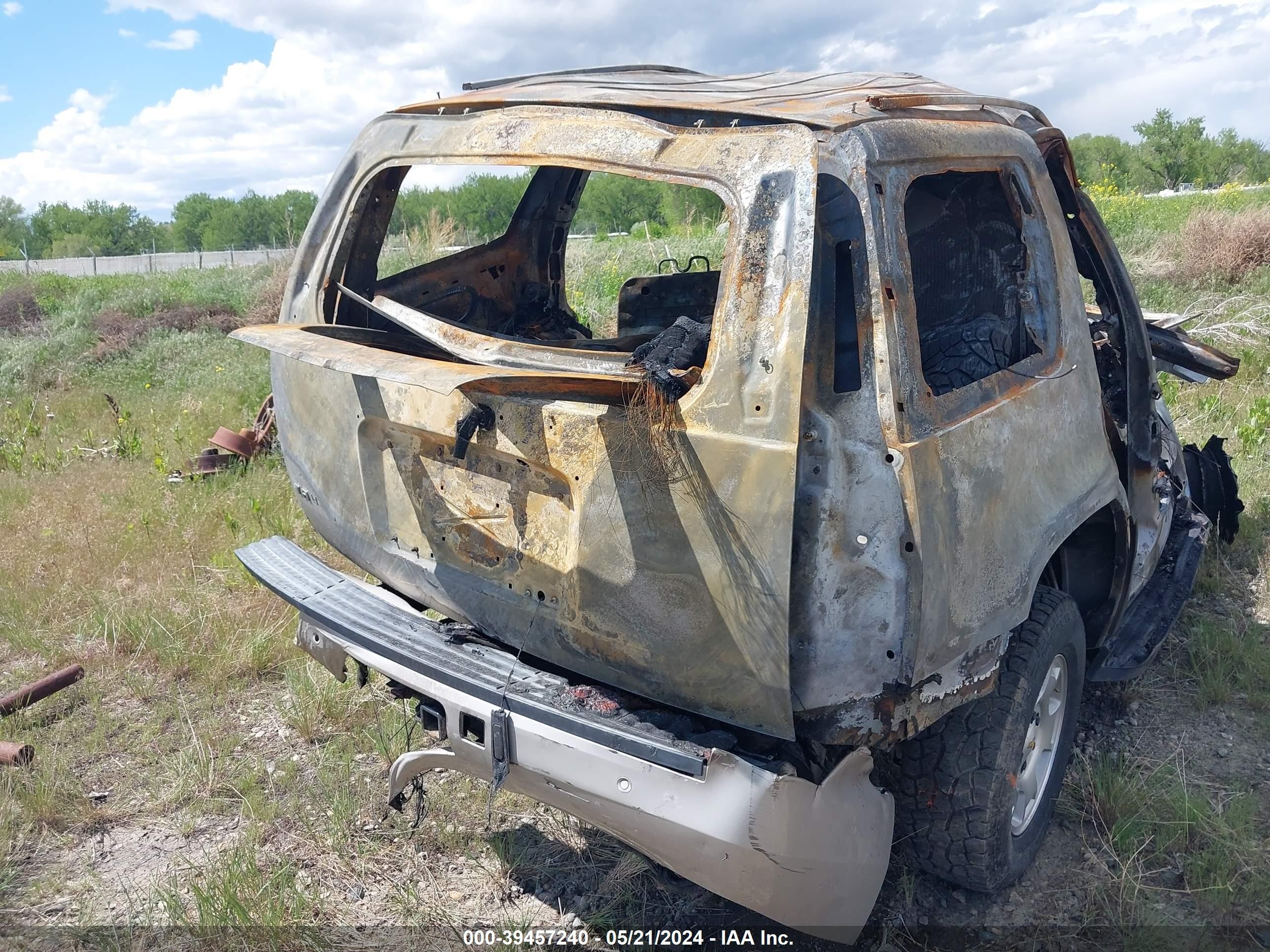 Photo 14 VIN: 1GNFK13069R254429 - CHEVROLET TAHOE 