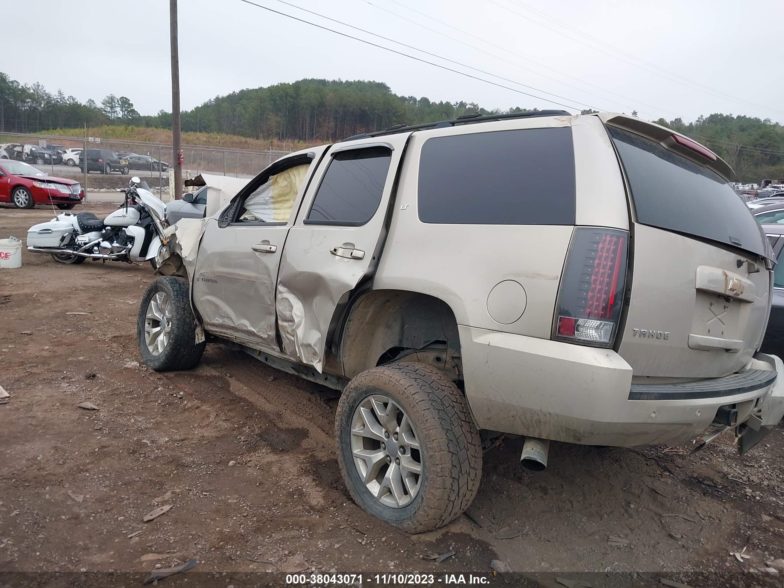 Photo 2 VIN: 1GNFK13077J339839 - CHEVROLET TAHOE 