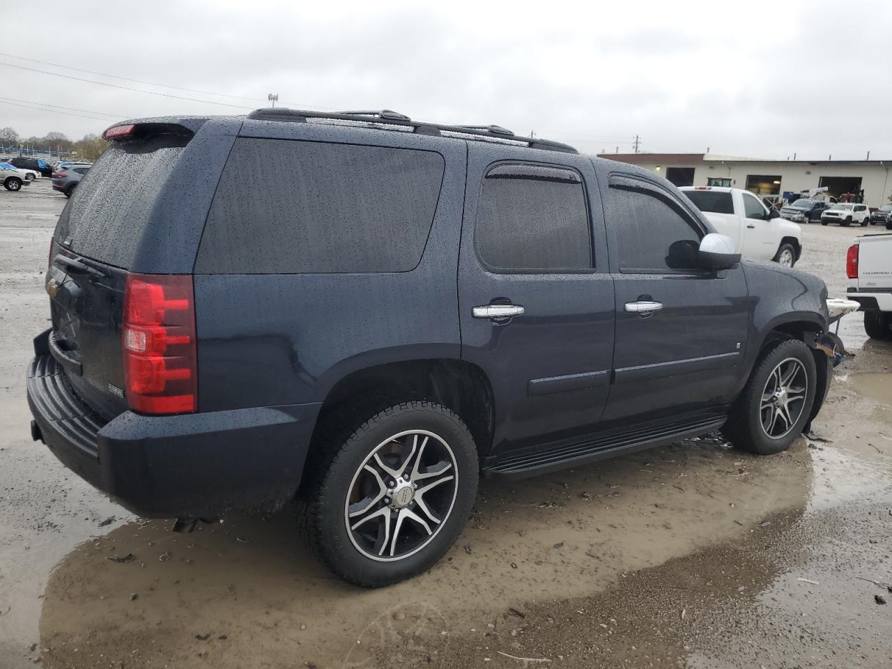 Photo 2 VIN: 1GNFK13078R166097 - CHEVROLET TAHOE 