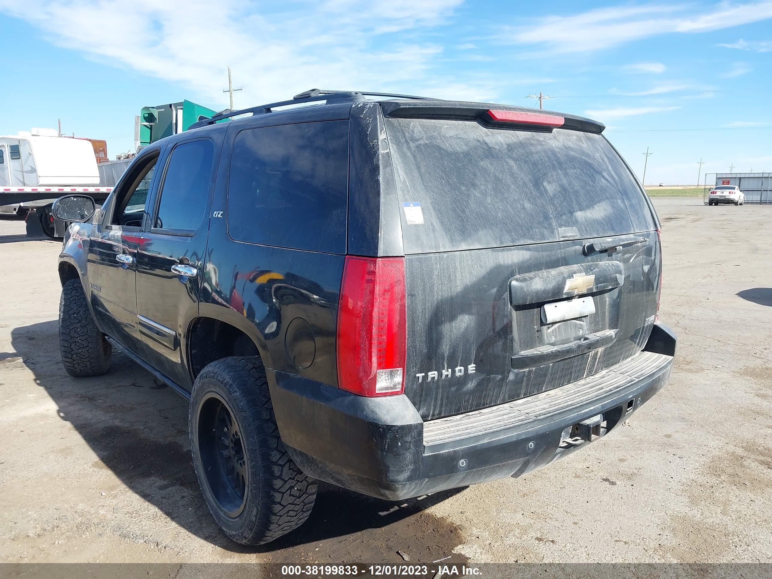 Photo 2 VIN: 1GNFK13078R204489 - CHEVROLET TAHOE 