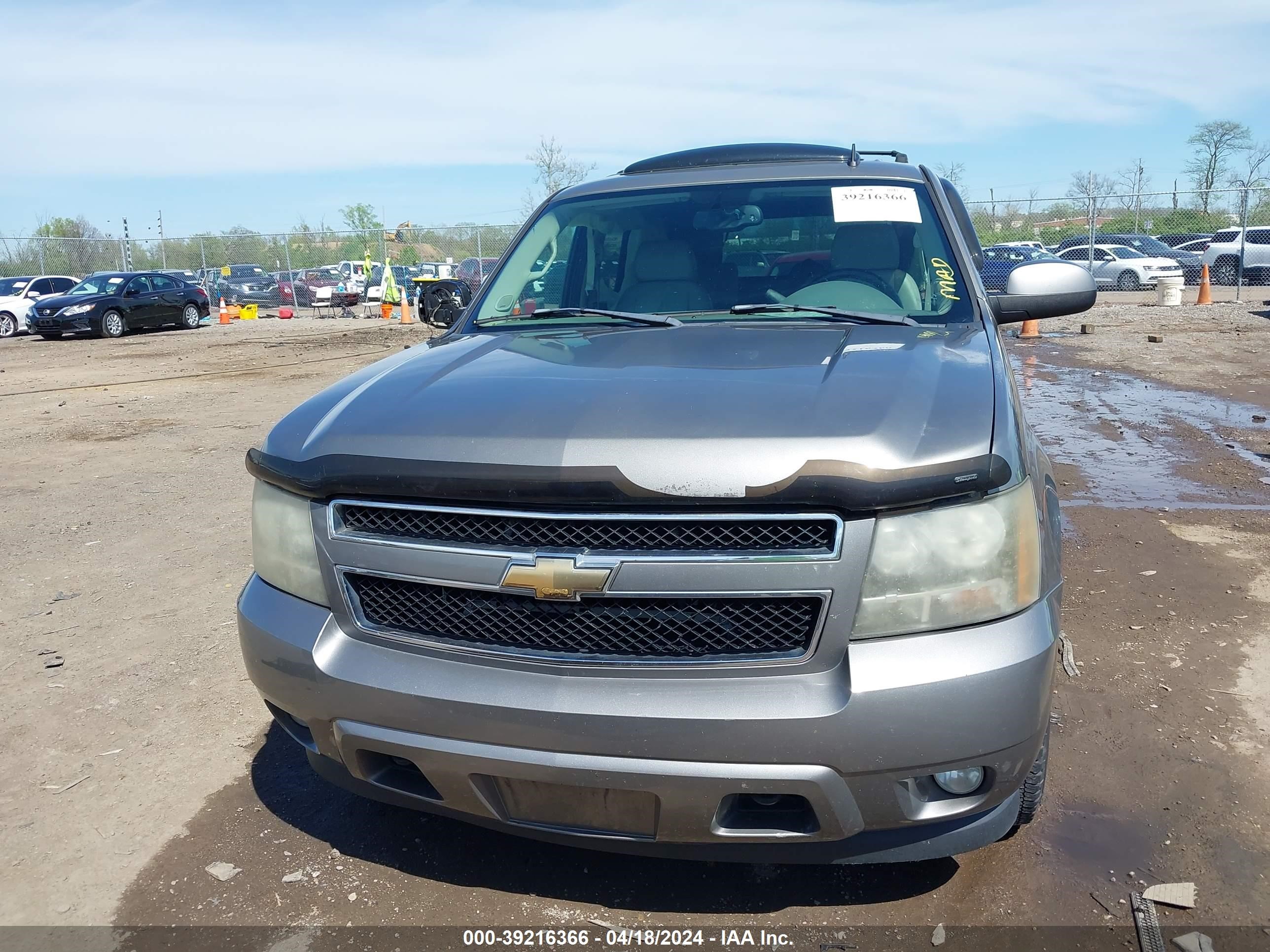 Photo 11 VIN: 1GNFK13087J110716 - CHEVROLET TAHOE 