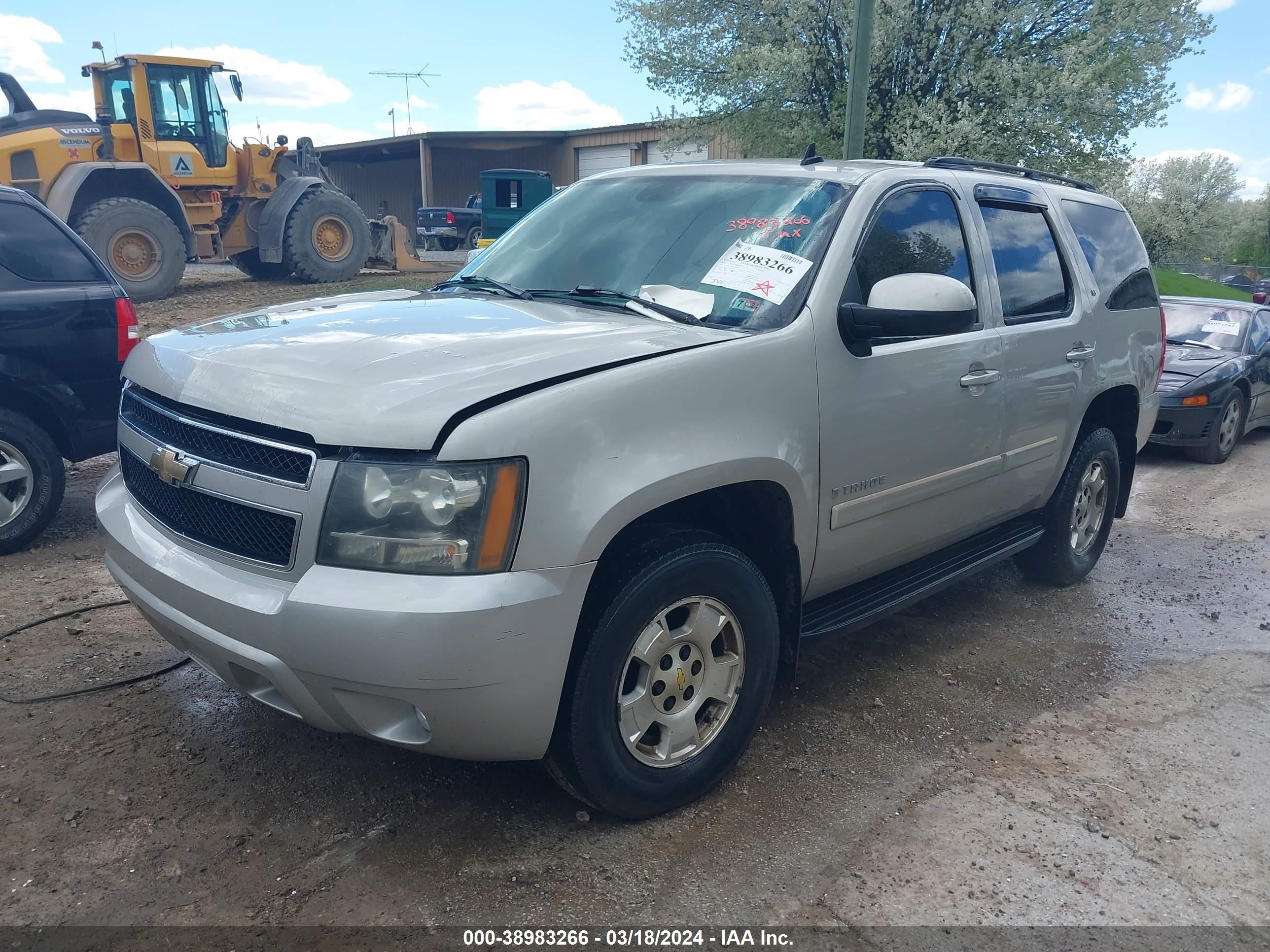 Photo 1 VIN: 1GNFK13097R305399 - CHEVROLET TAHOE 