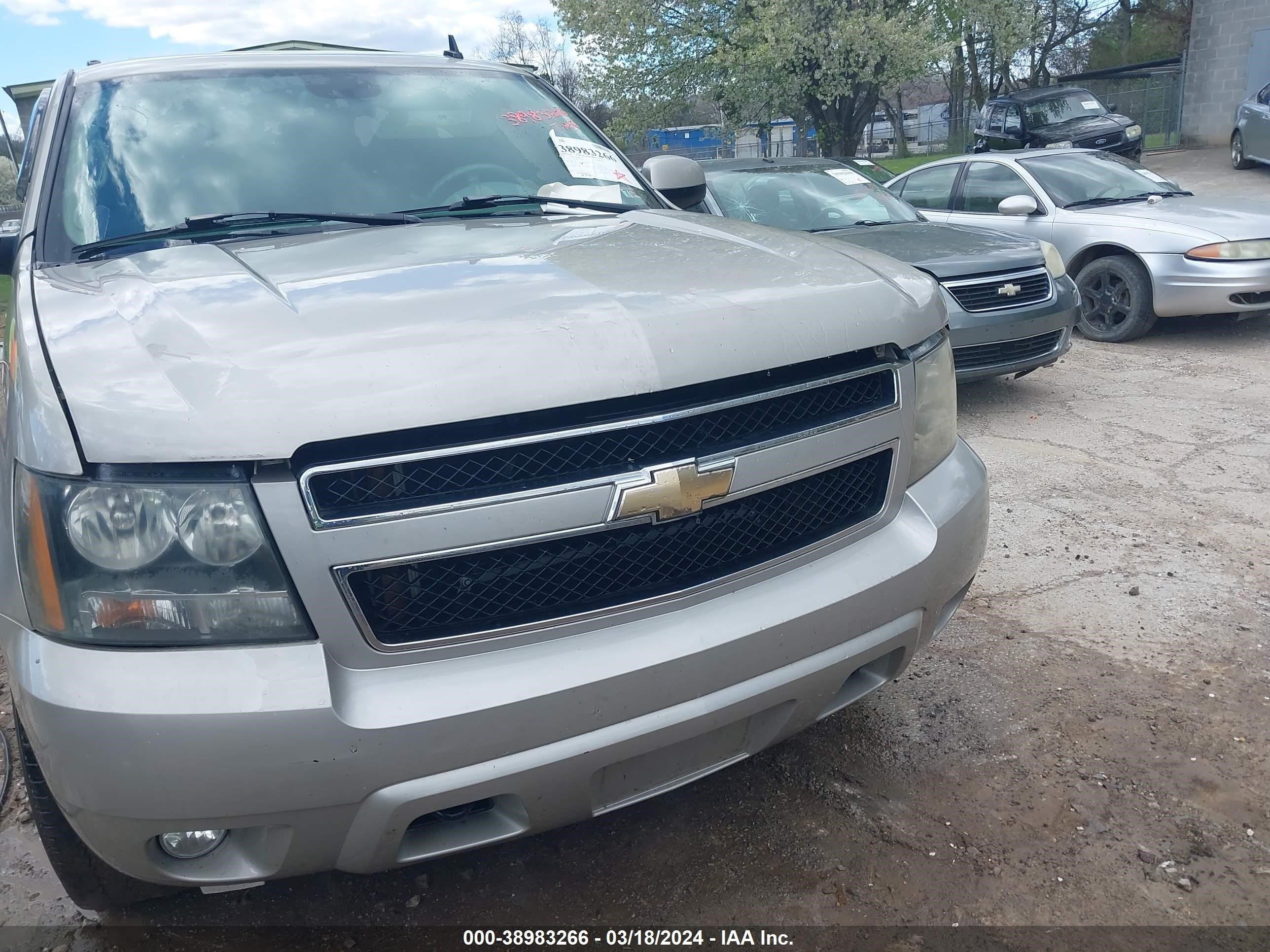 Photo 11 VIN: 1GNFK13097R305399 - CHEVROLET TAHOE 