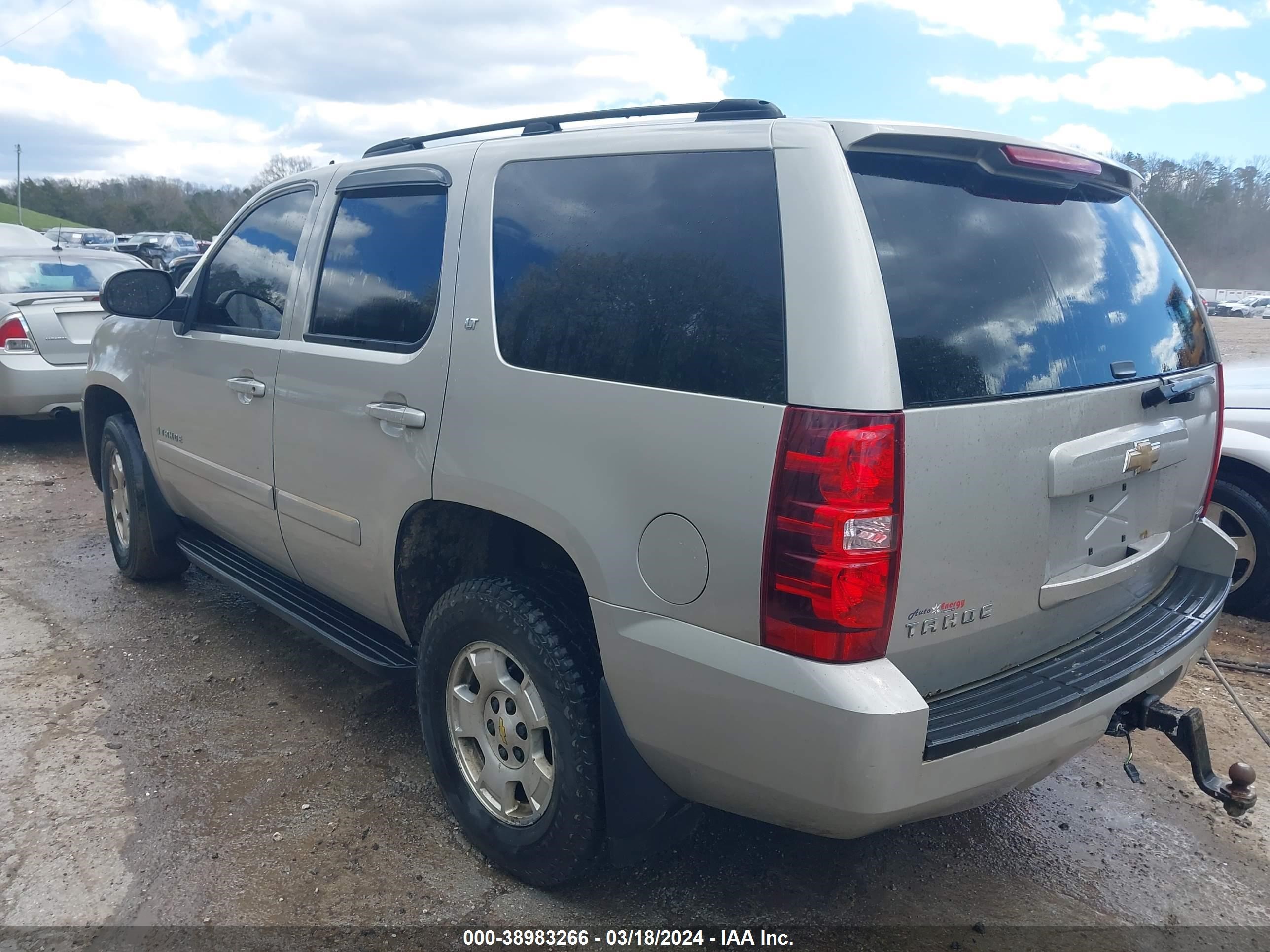 Photo 2 VIN: 1GNFK13097R305399 - CHEVROLET TAHOE 