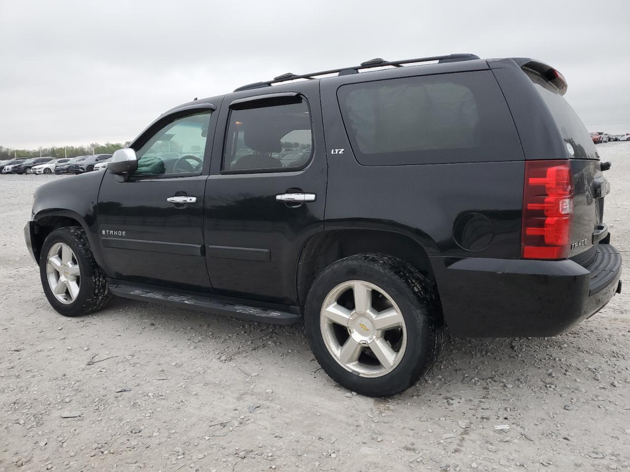 Photo 1 VIN: 1GNFK13098R208379 - CHEVROLET TAHOE 