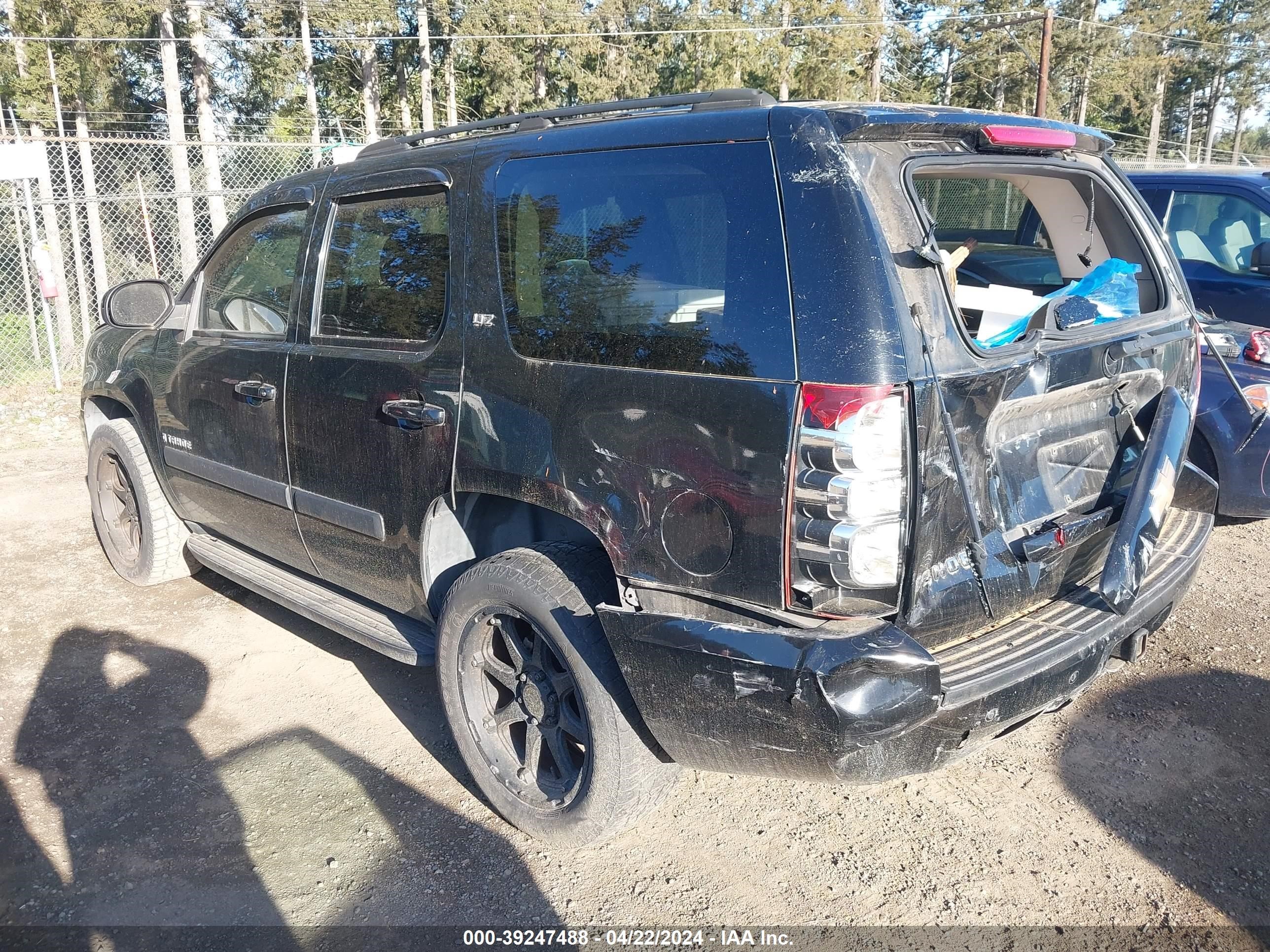 Photo 2 VIN: 1GNFK130X7J117716 - CHEVROLET TAHOE 