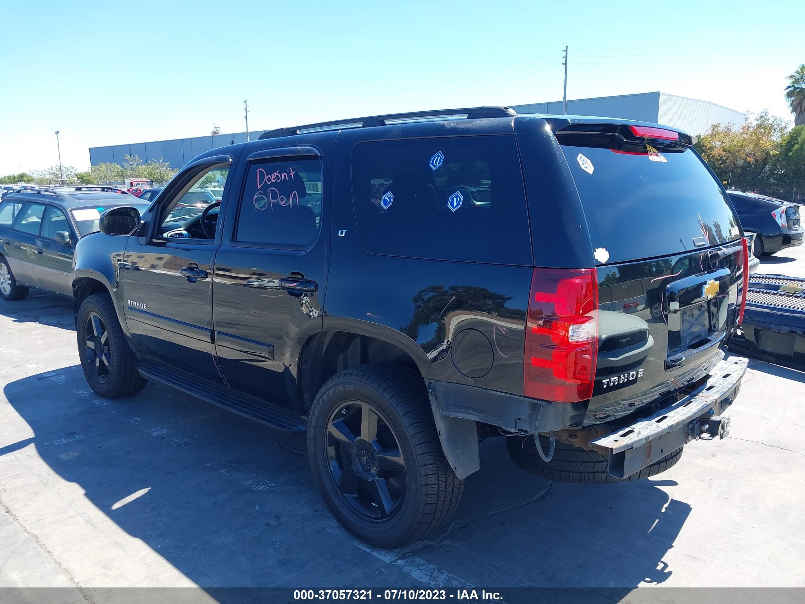 Photo 2 VIN: 1GNFK130X8J150846 - CHEVROLET TAHOE 