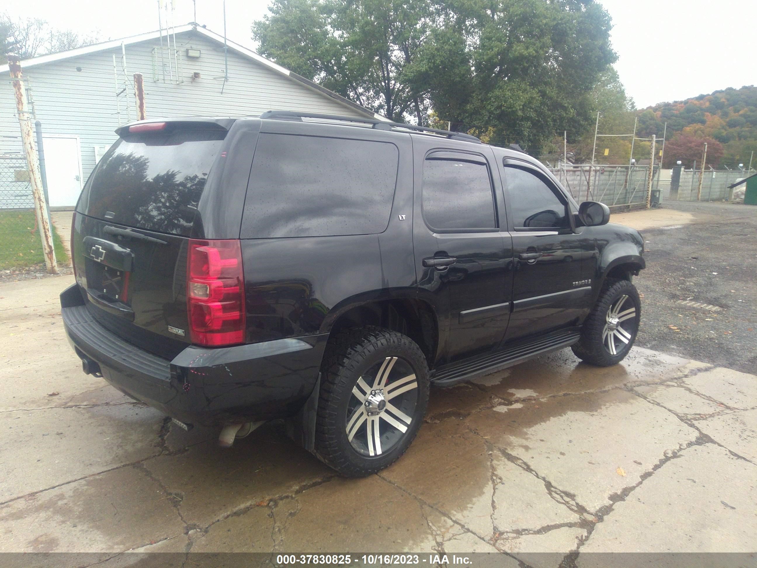 Photo 3 VIN: 1GNFK130X8J175164 - CHEVROLET TAHOE K150 