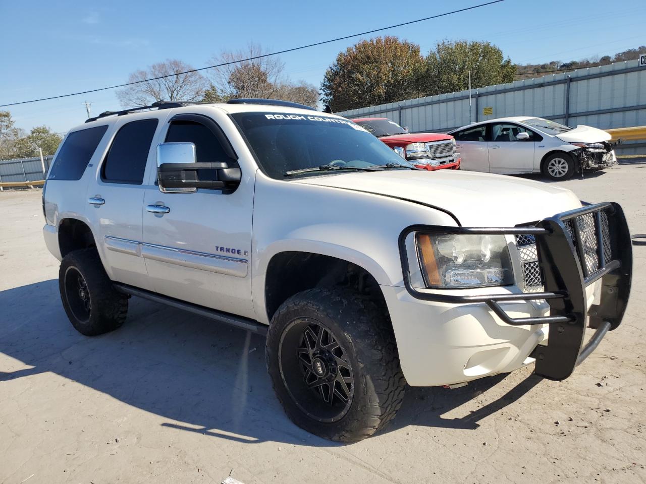 Photo 3 VIN: 1GNFK130X8R195657 - CHEVROLET TAHOE 