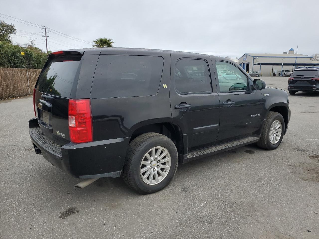 Photo 2 VIN: 1GNFK13559R108583 - CHEVROLET TAHOE 