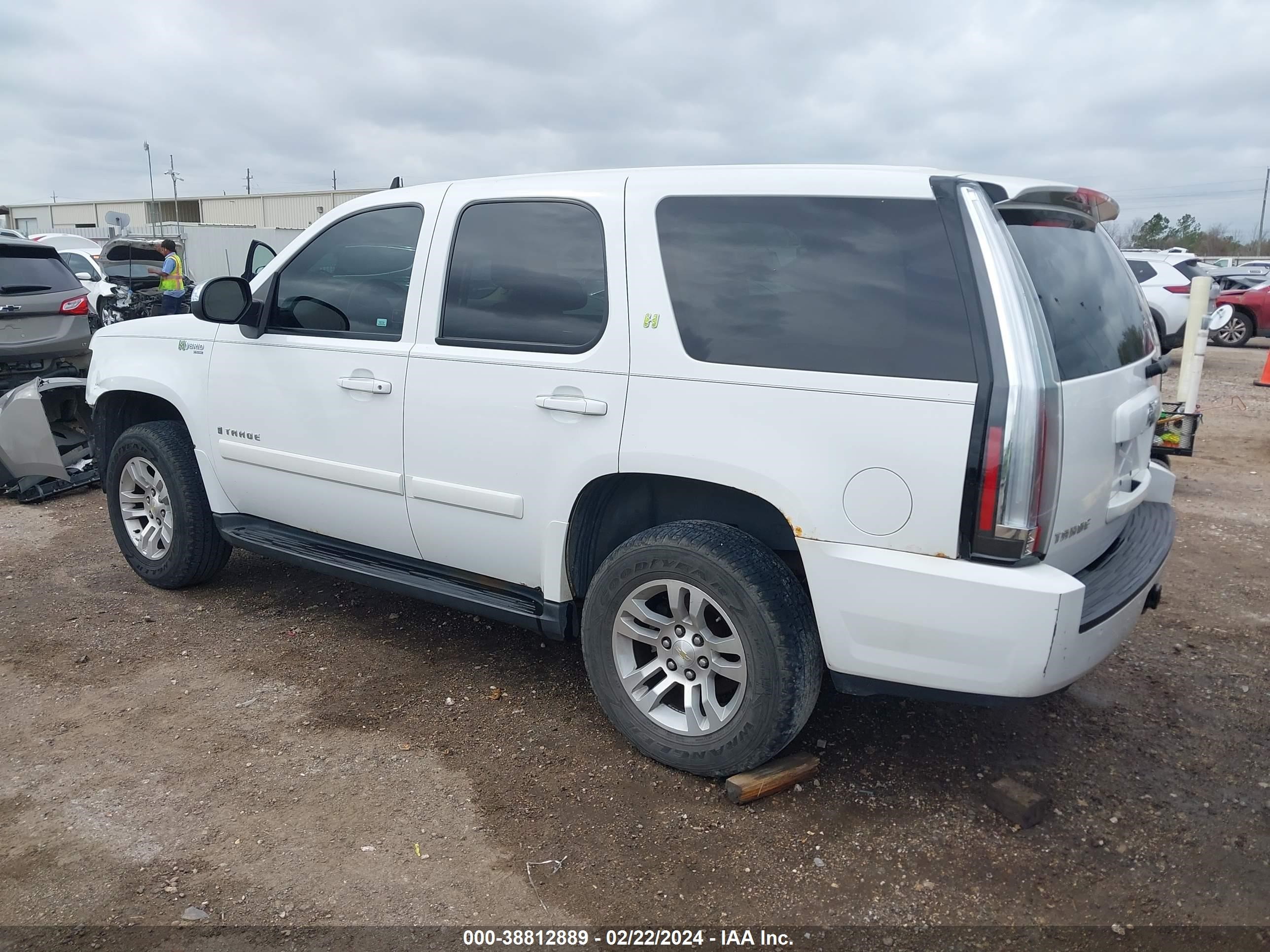 Photo 12 VIN: 1GNFK13579R120072 - CHEVROLET TAHOE 