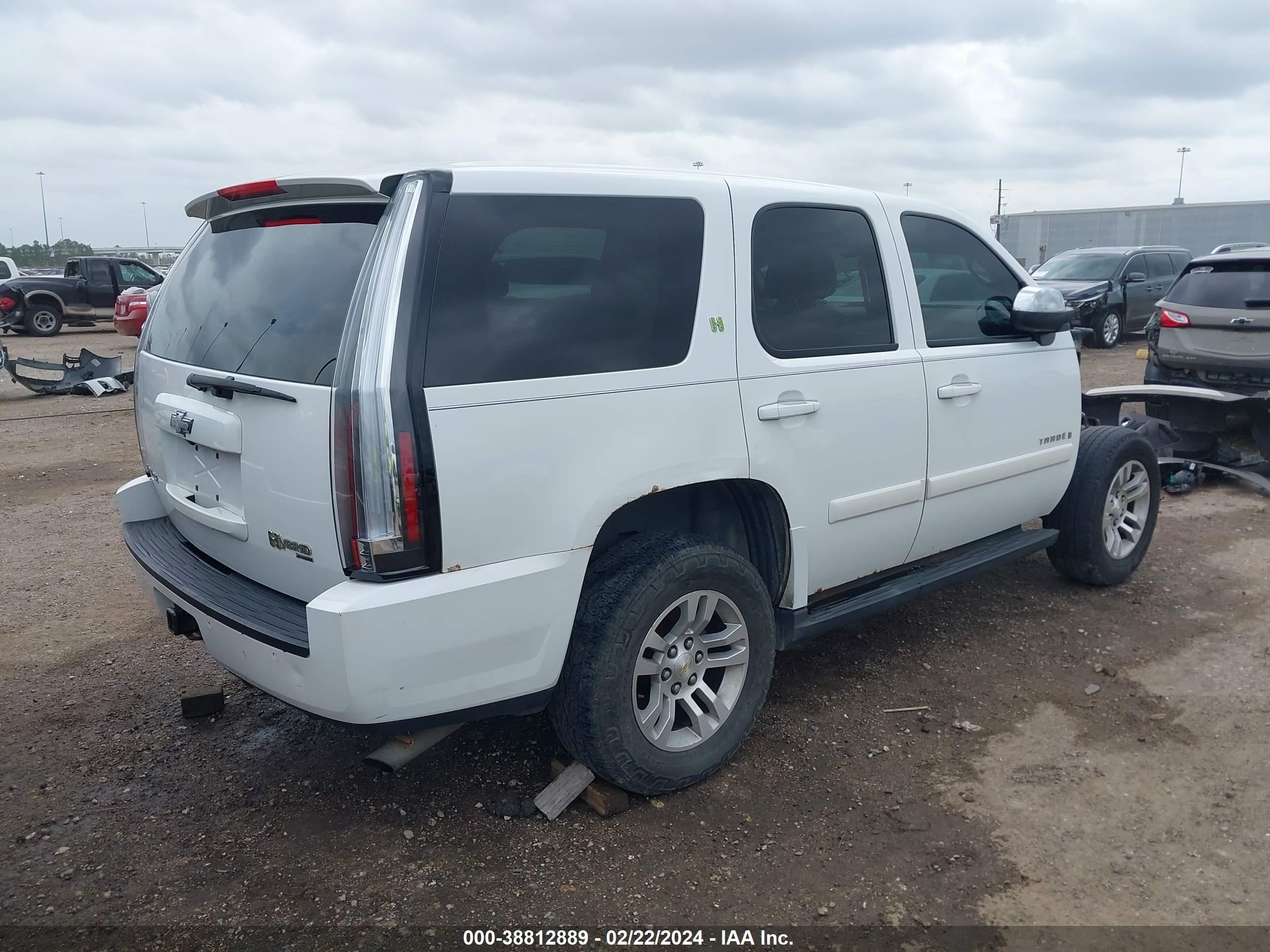 Photo 3 VIN: 1GNFK13579R120072 - CHEVROLET TAHOE 