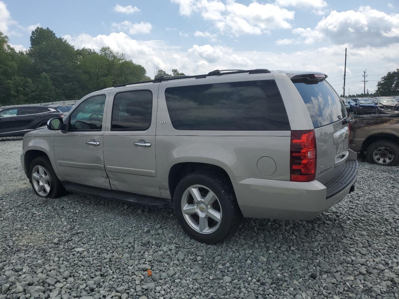 Photo 1 VIN: 1GNFK16398J197713 - CHEVROLET SUBURBAN 