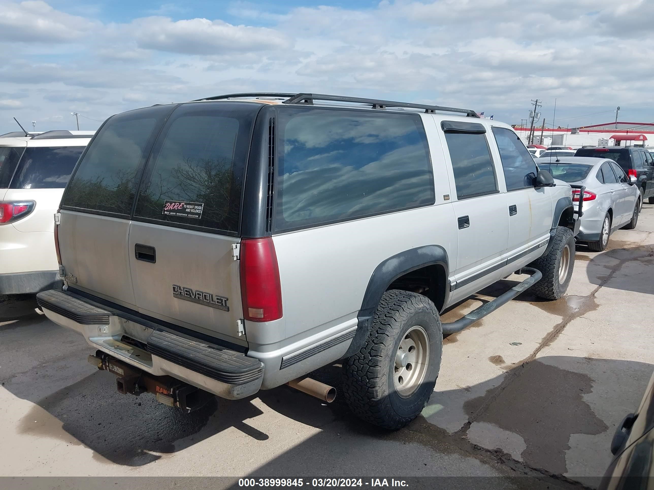 Photo 3 VIN: 1GNFK16K5NJ318174 - CHEVROLET SUBURBAN 