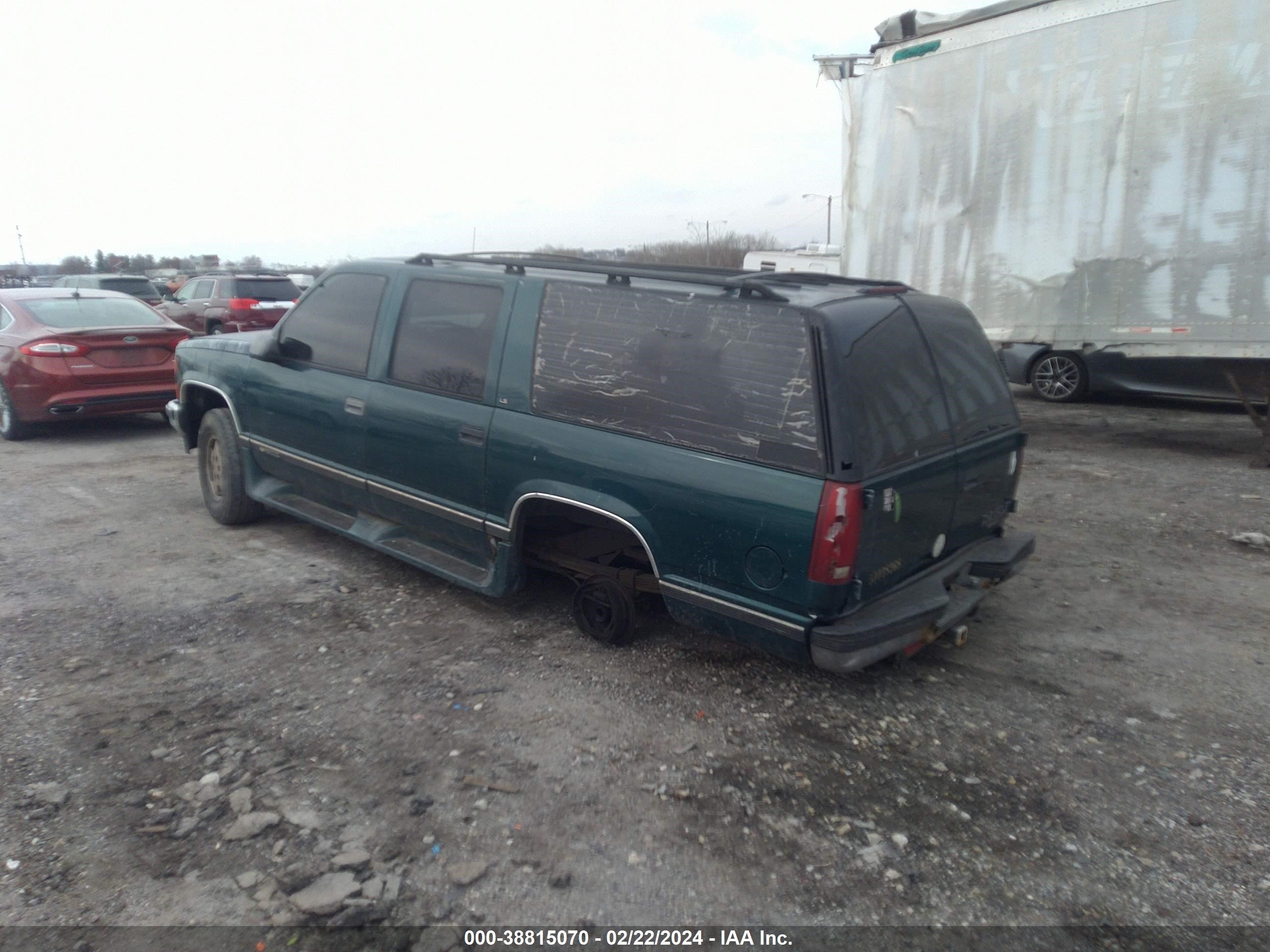 Photo 2 VIN: 1GNFK16K8SJ461311 - CHEVROLET SUBURBAN 