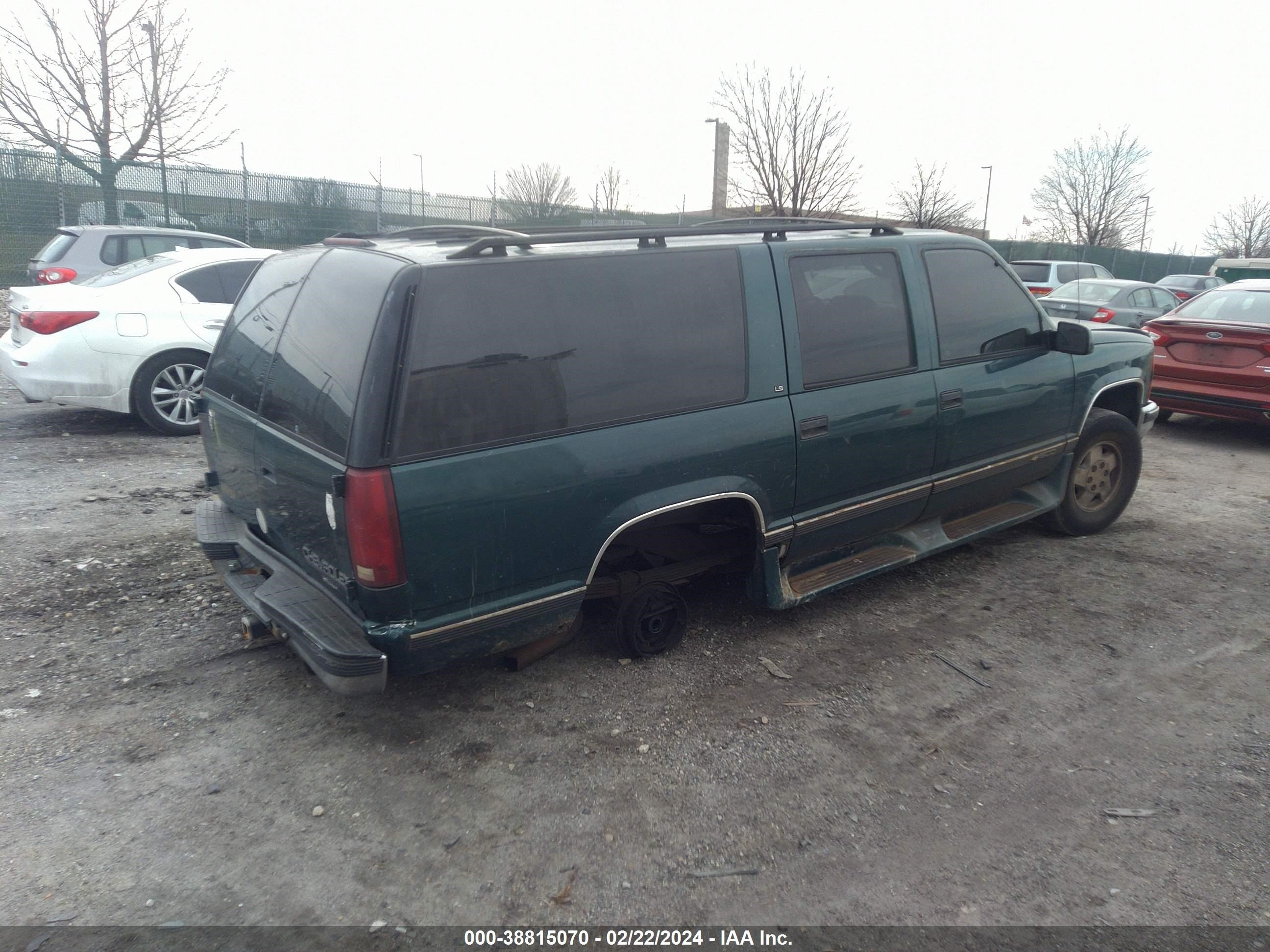 Photo 3 VIN: 1GNFK16K8SJ461311 - CHEVROLET SUBURBAN 