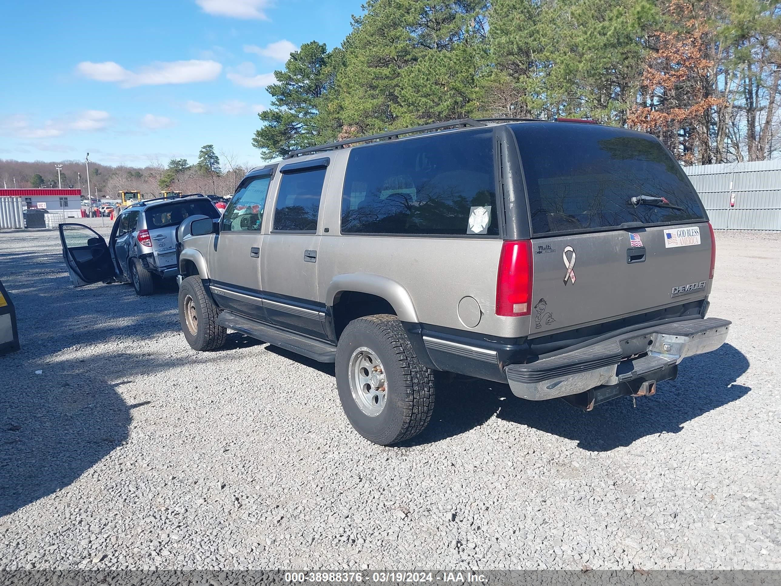 Photo 2 VIN: 1GNFK16R2WJ330099 - CHEVROLET EXPRESS 