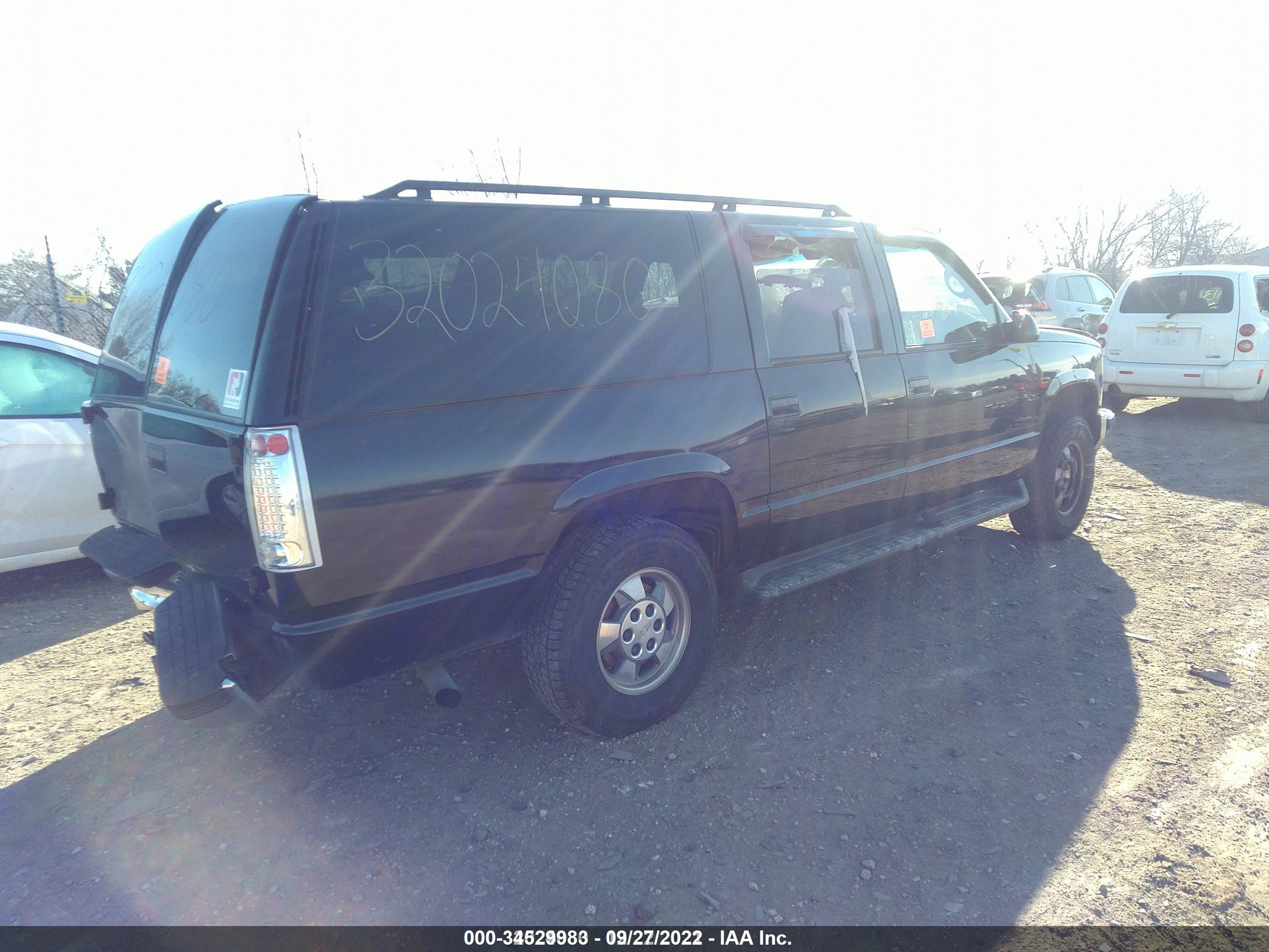 Photo 3 VIN: 1GNFK16R6VJ353481 - CHEVROLET SUBURBAN 