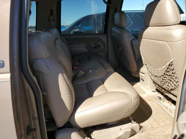 Photo 10 VIN: 1GNFK16R6WJ306534 - CHEVROLET SUBURBAN 