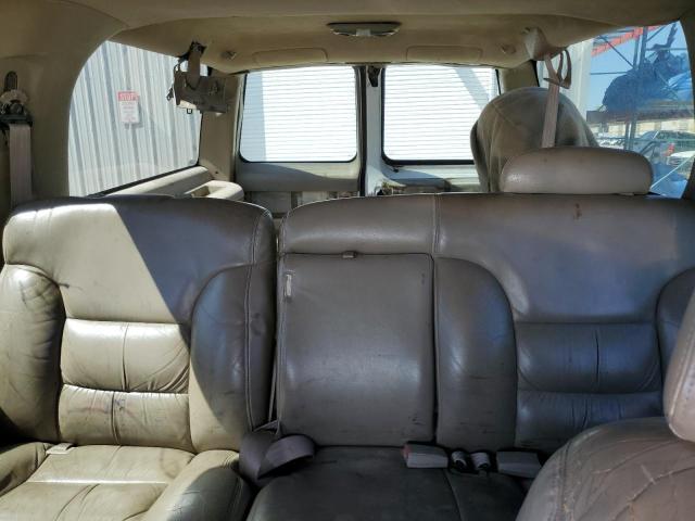 Photo 9 VIN: 1GNFK16R7XJ459974 - CHEVROLET SUBURBAN 