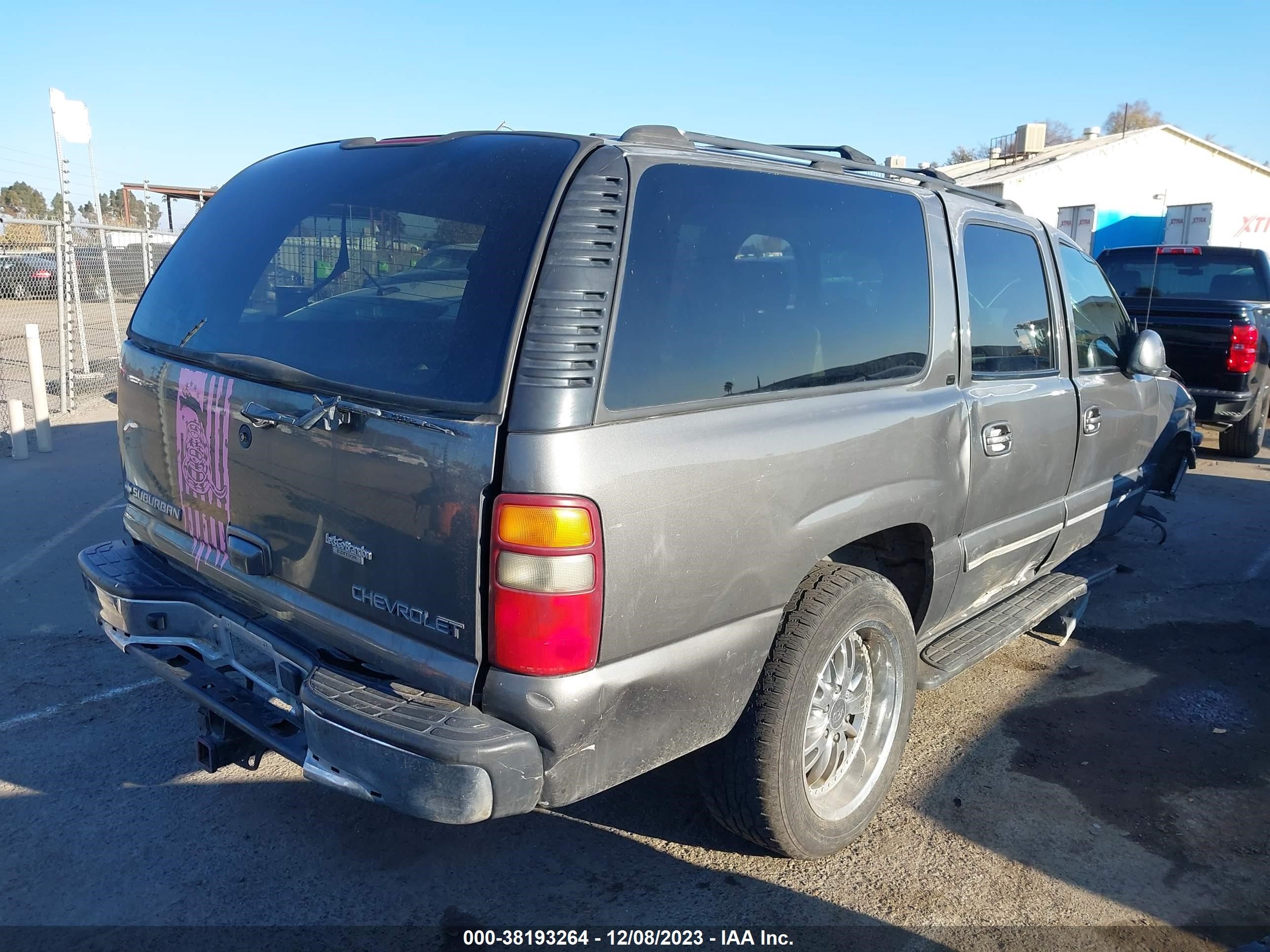 Photo 3 VIN: 1GNFK16T12J175132 - CHEVROLET SUBURBAN 