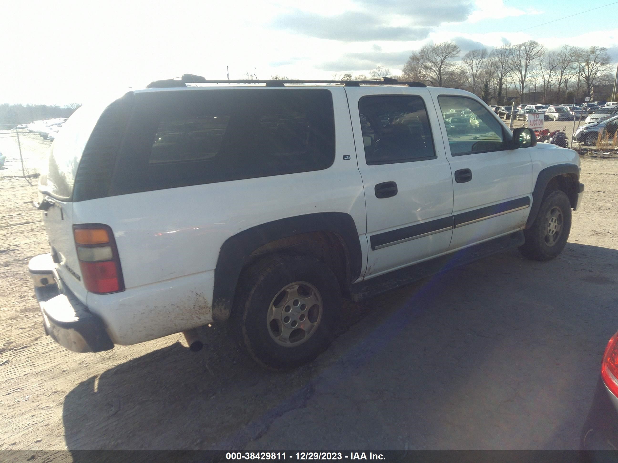 Photo 3 VIN: 1GNFK16Z12J339631 - CHEVROLET SUBURBAN 