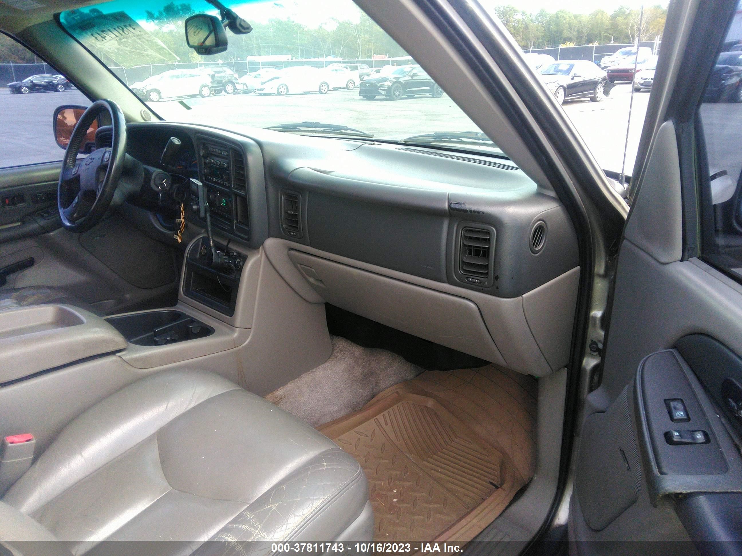 Photo 4 VIN: 1GNFK16Z73J110338 - CHEVROLET SUBURBAN 