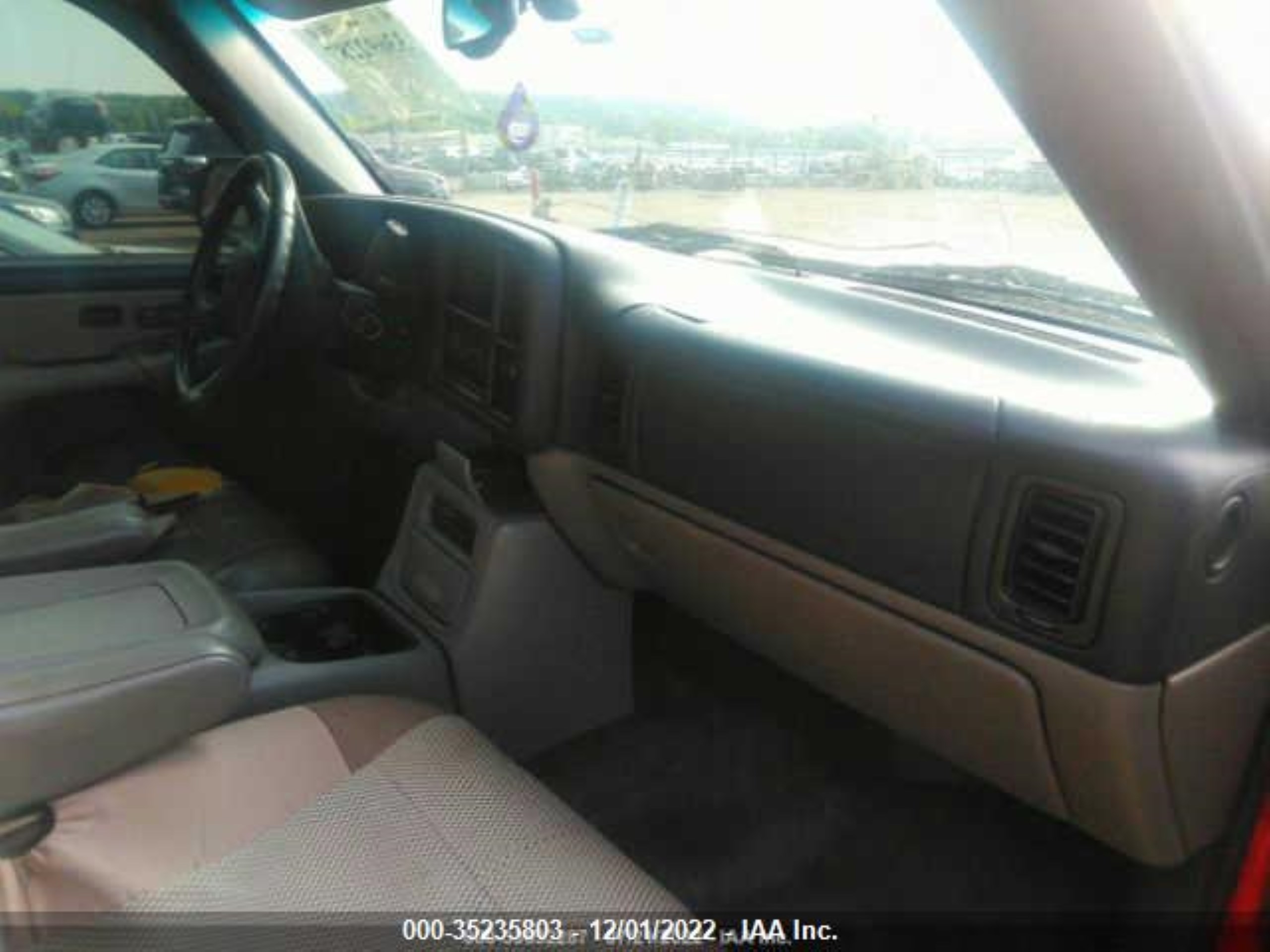 Photo 4 VIN: 1GNFK16Z92J113661 - CHEVROLET SUBURBAN 