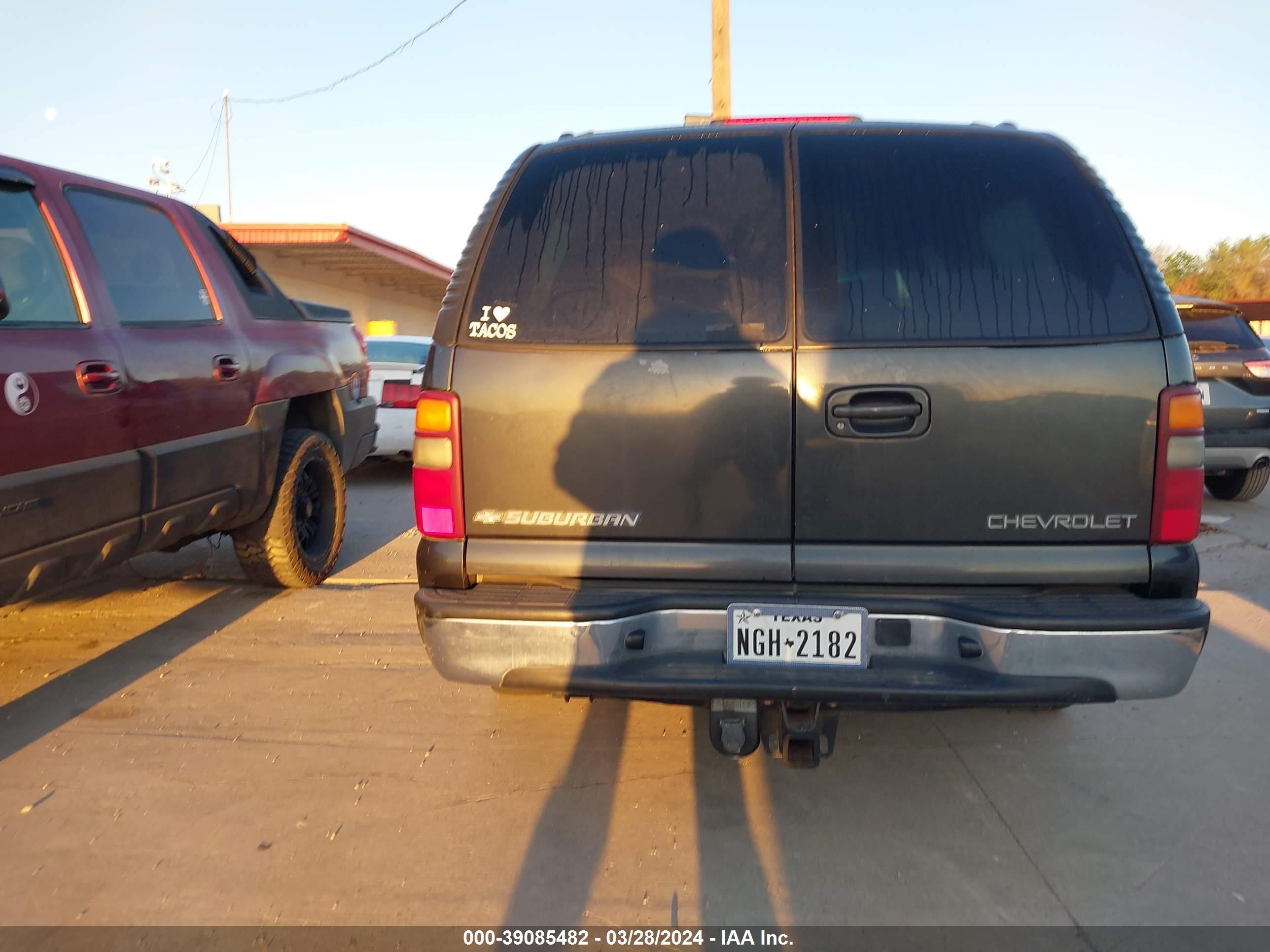 Photo 2 VIN: 1GNFK16Z92J302231 - CHEVROLET SUBURBAN 