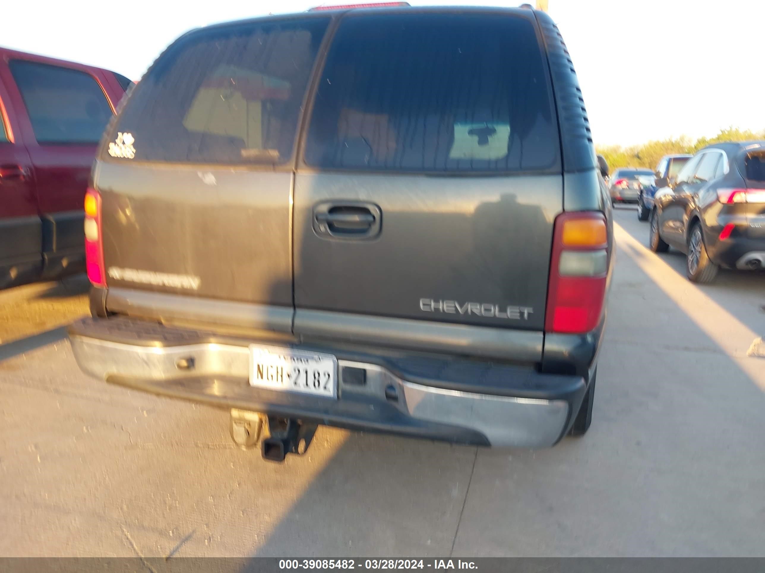 Photo 3 VIN: 1GNFK16Z92J302231 - CHEVROLET SUBURBAN 