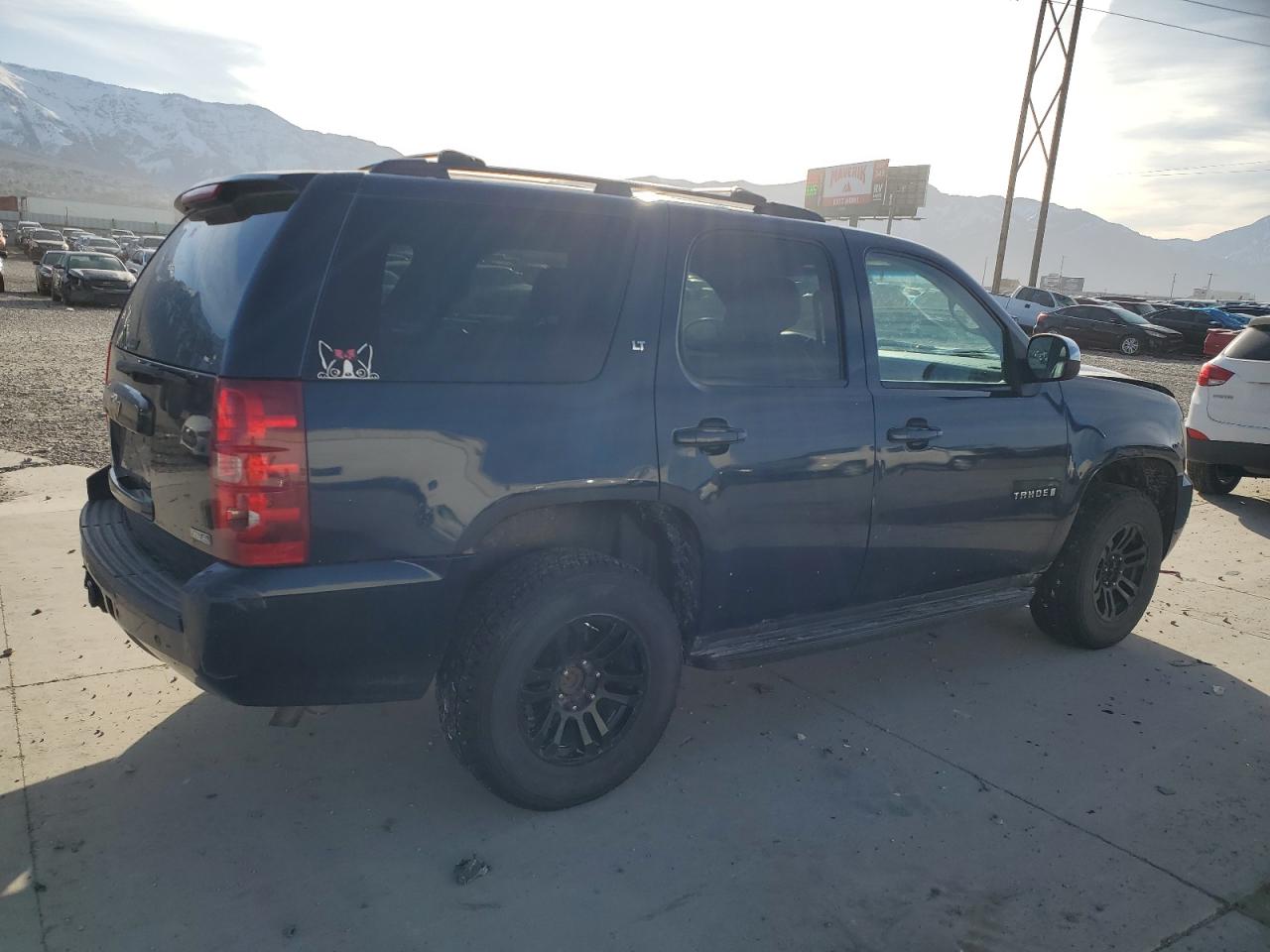 Photo 2 VIN: 1GNFK23009R218435 - CHEVROLET TAHOE 