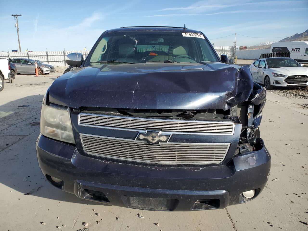 Photo 4 VIN: 1GNFK23009R218435 - CHEVROLET TAHOE 
